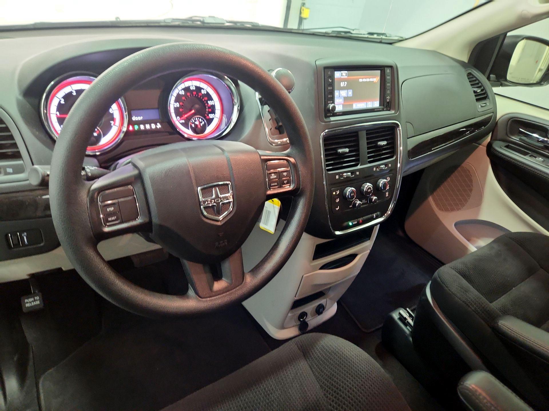 Thumbnail: 2019 Dodge Grand Caravan - 9