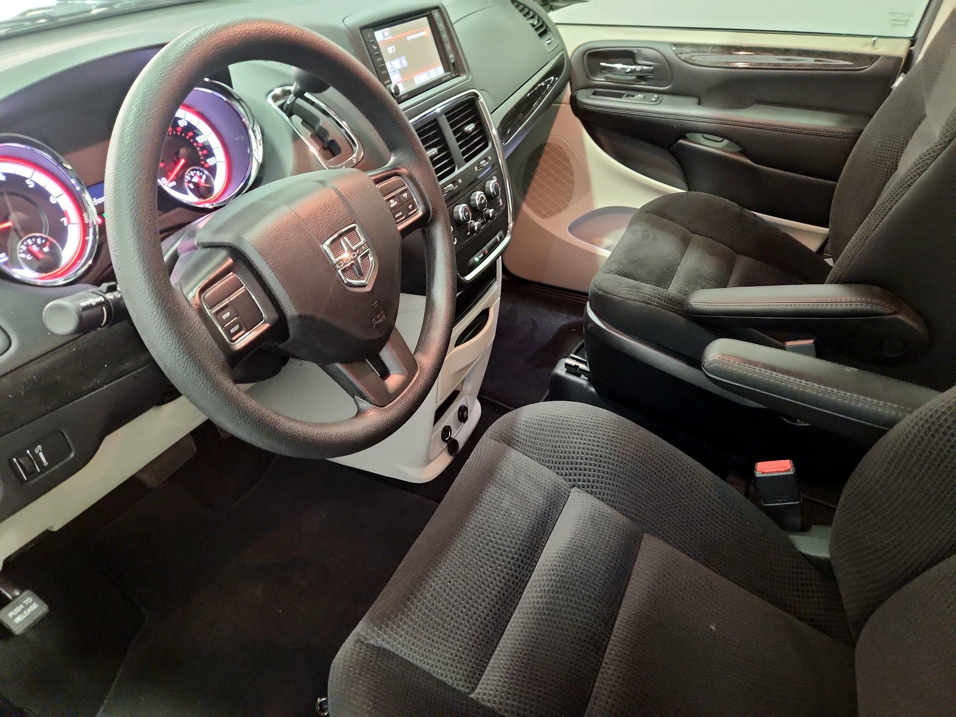 Thumbnail: 2019 Dodge Grand Caravan - 11