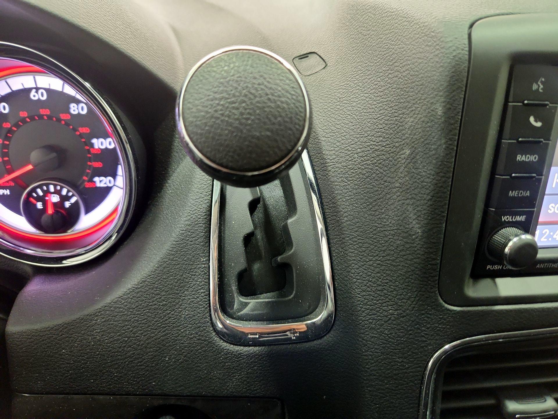 Thumbnail: 2019 Dodge Grand Caravan - 17