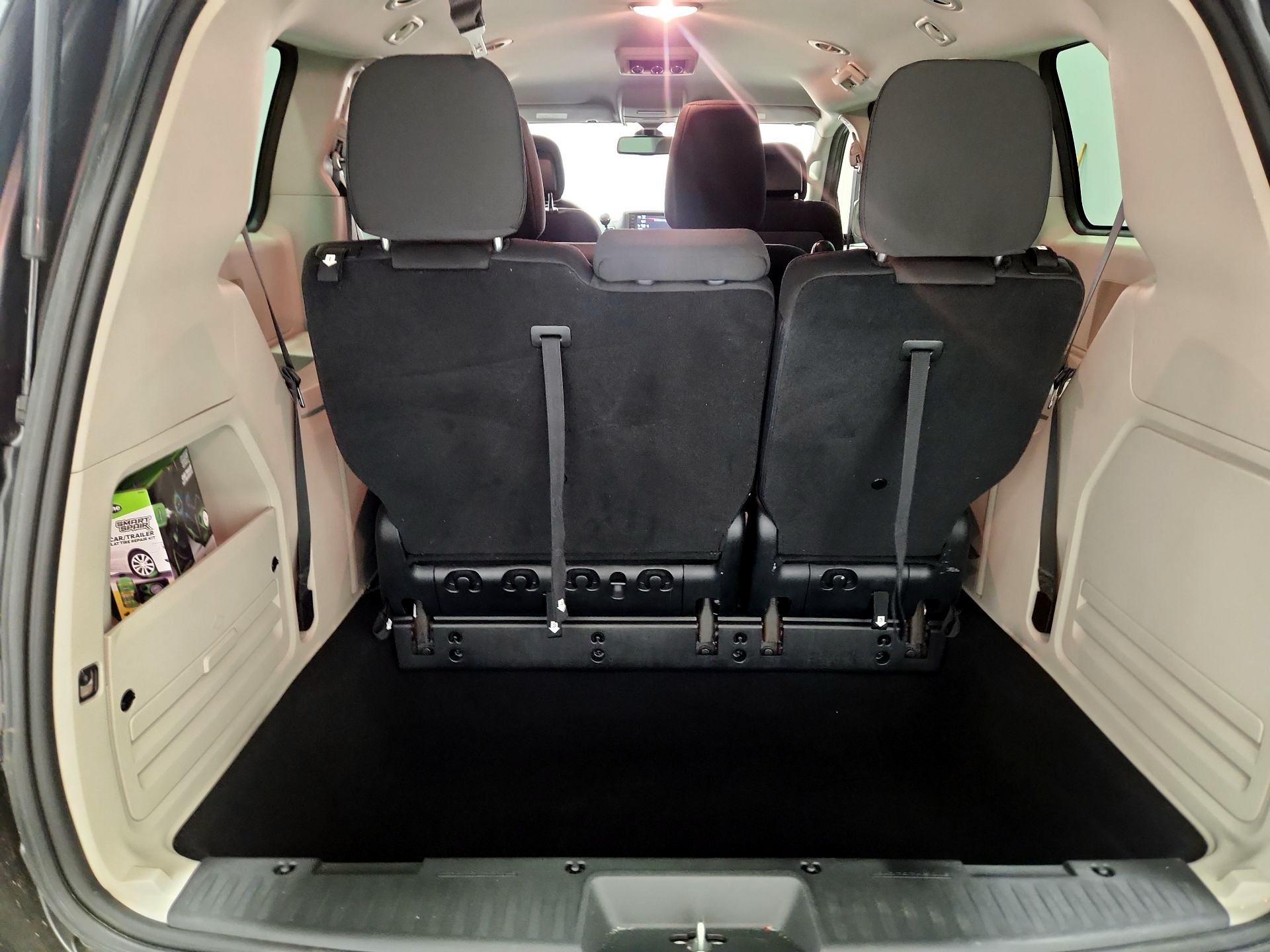 Thumbnail: 2019 Dodge Grand Caravan - 19