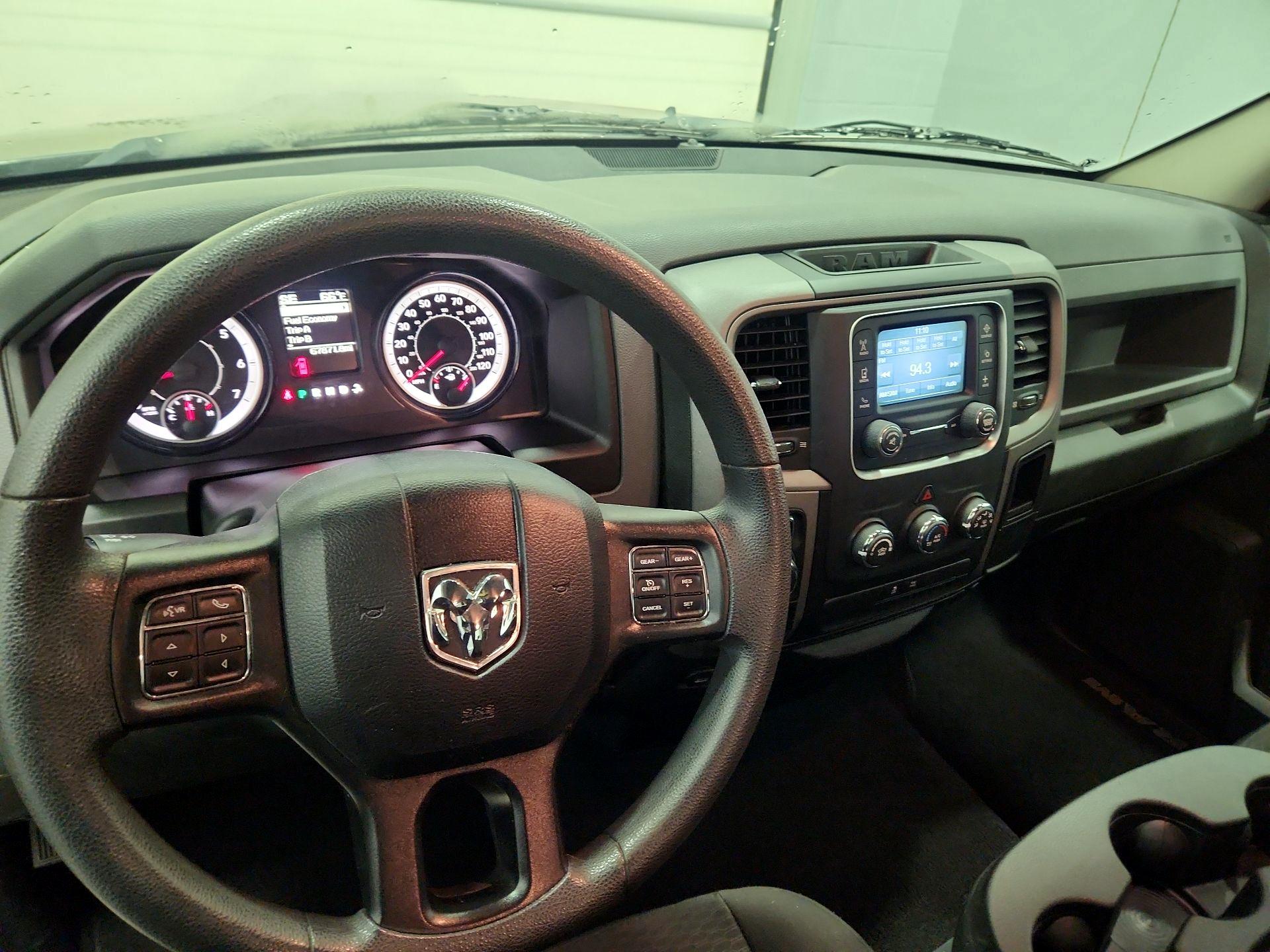 Thumbnail: 2019 RAM 1500 Classic - 9