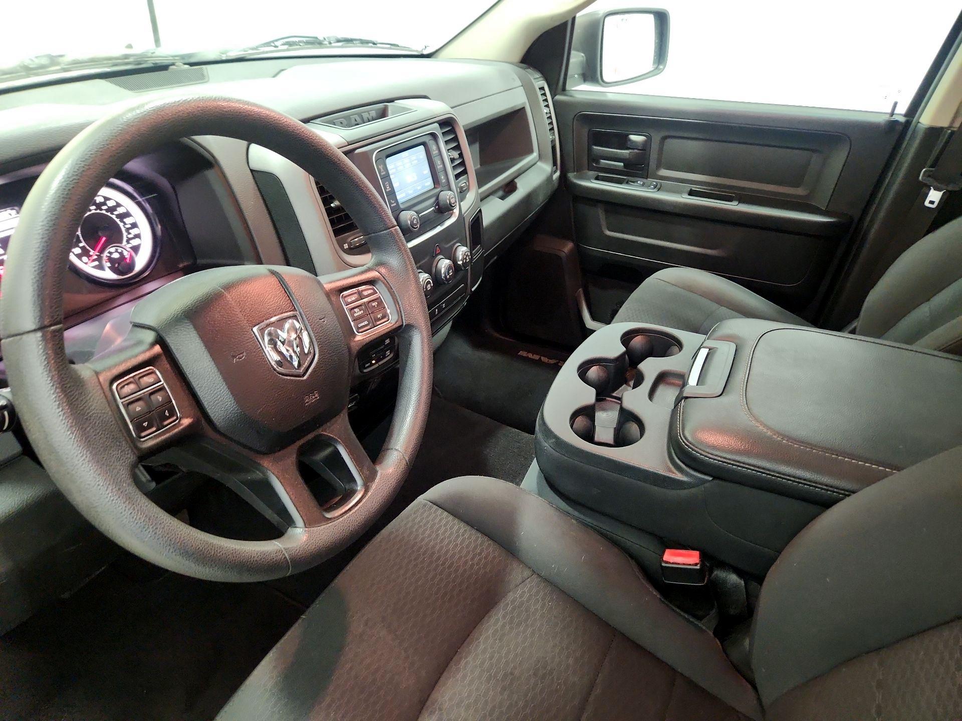 Thumbnail: 2019 RAM 1500 Classic - 11