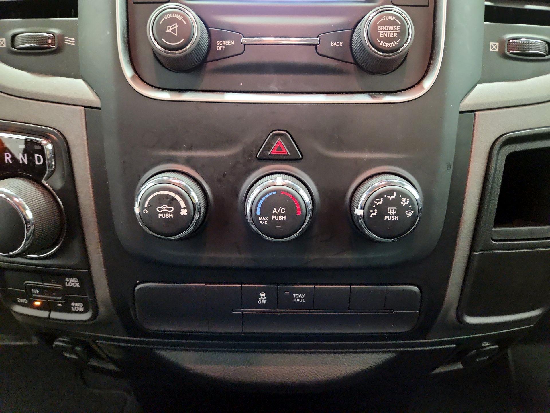 Thumbnail: 2019 RAM 1500 Classic - 16