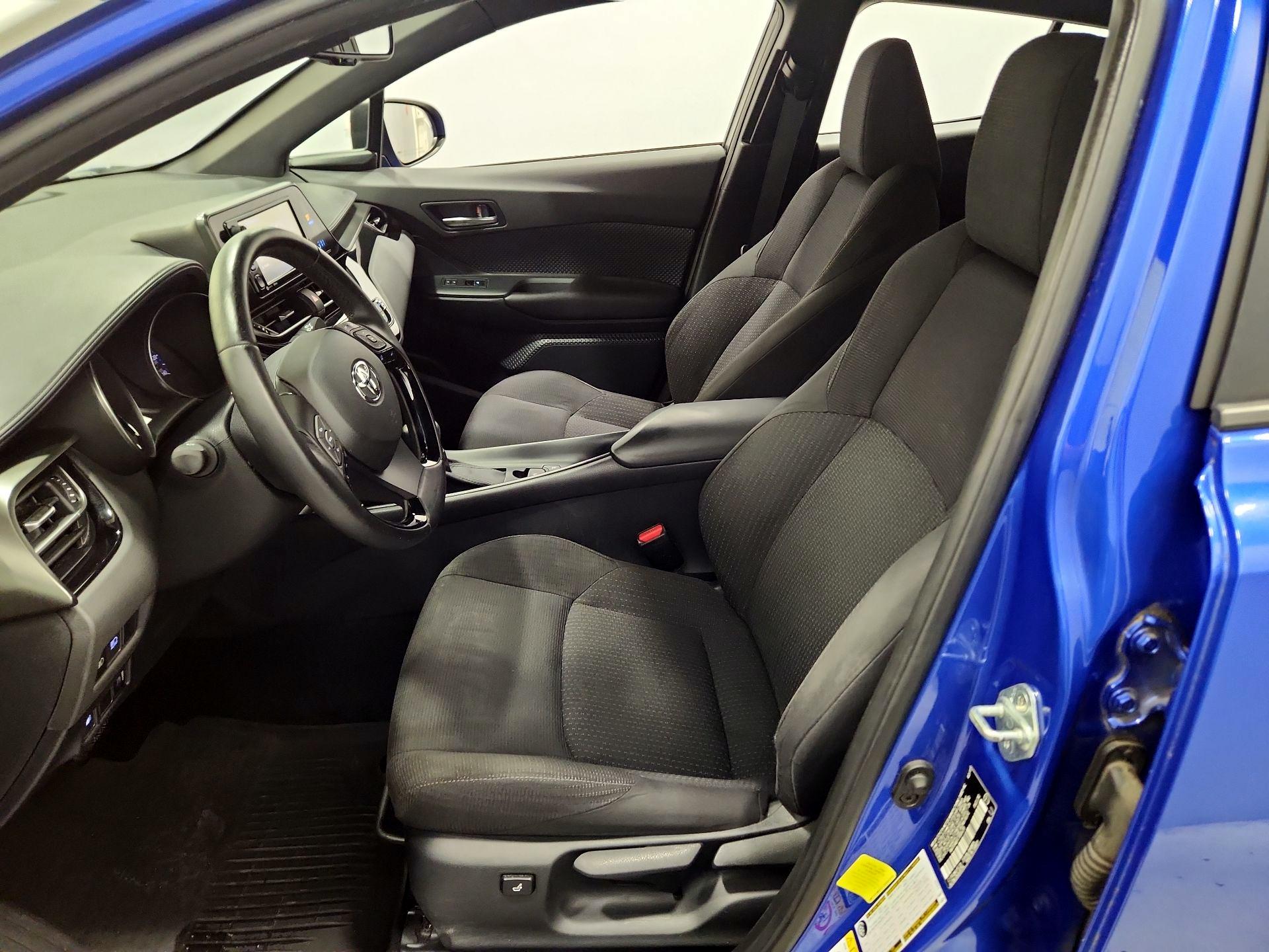 Thumbnail: 2018 Toyota C-HR - 11