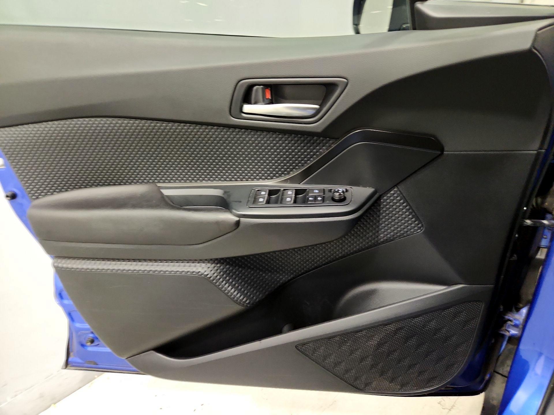 Thumbnail: 2018 Toyota C-HR - 12