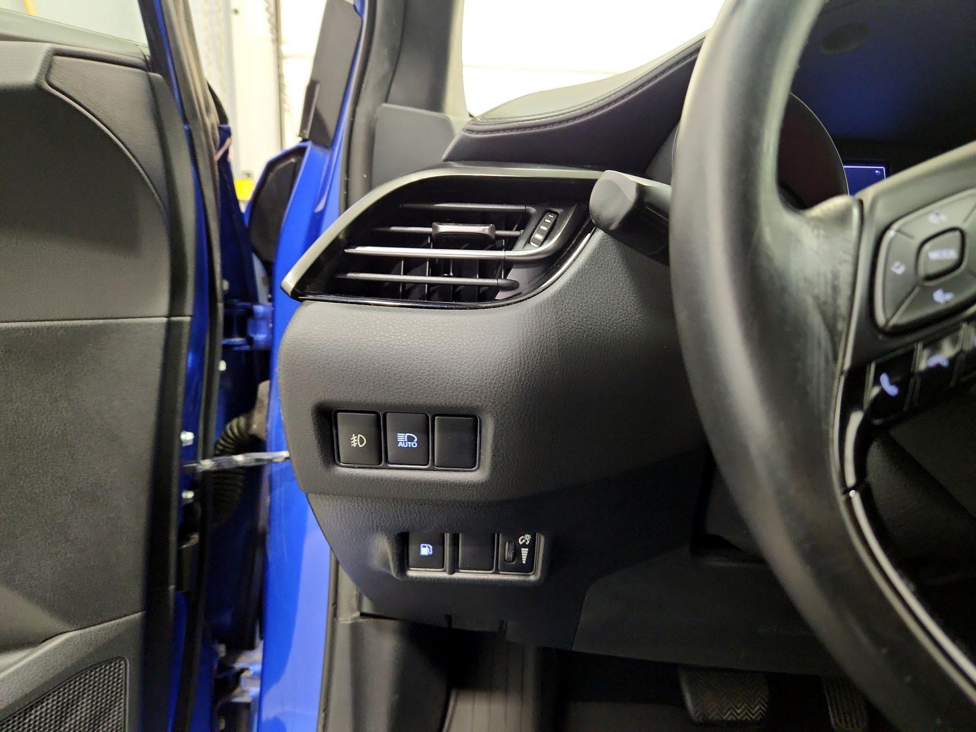 Thumbnail: 2018 Toyota C-HR - 13