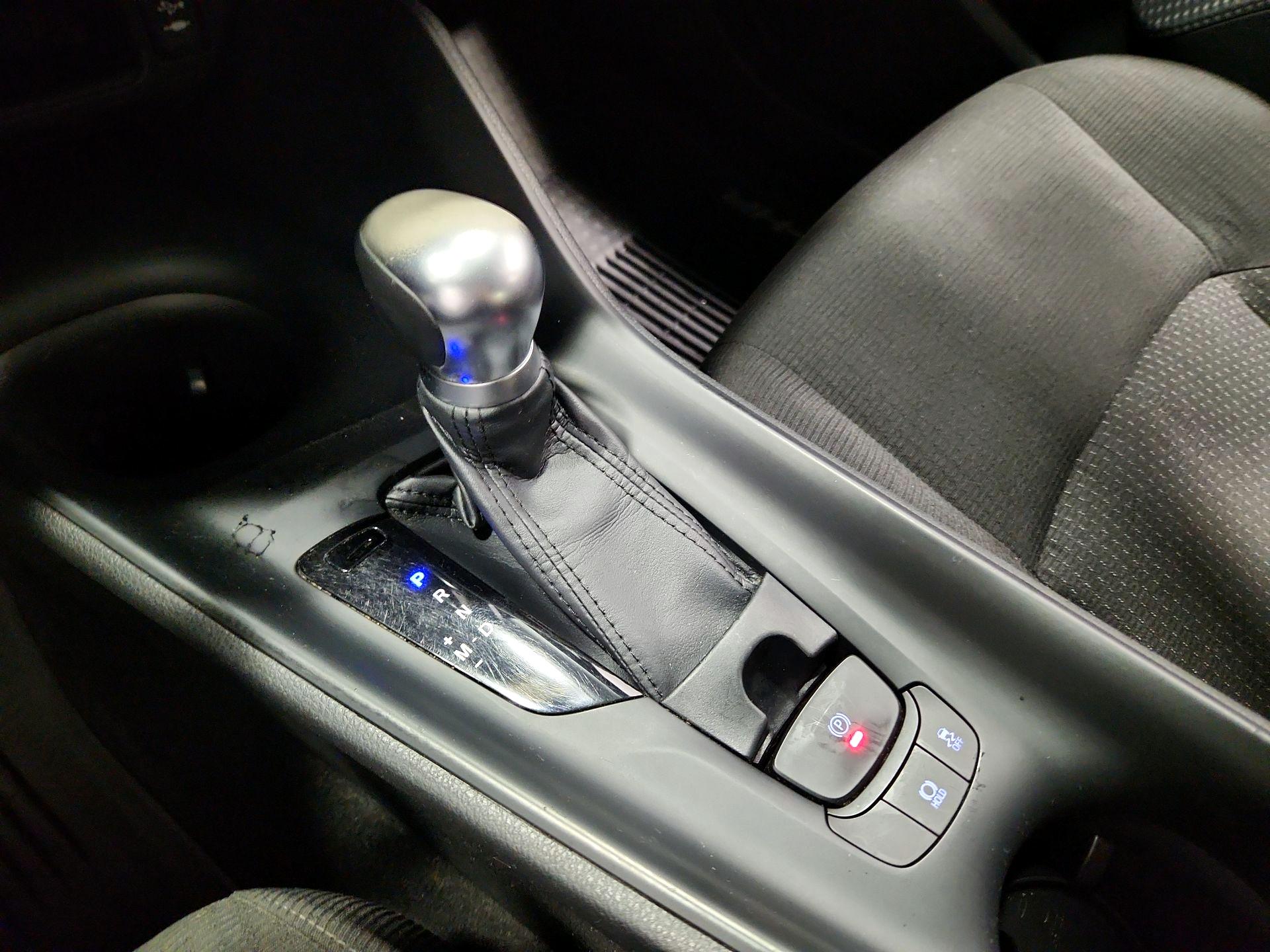 Thumbnail: 2018 Toyota C-HR - 17