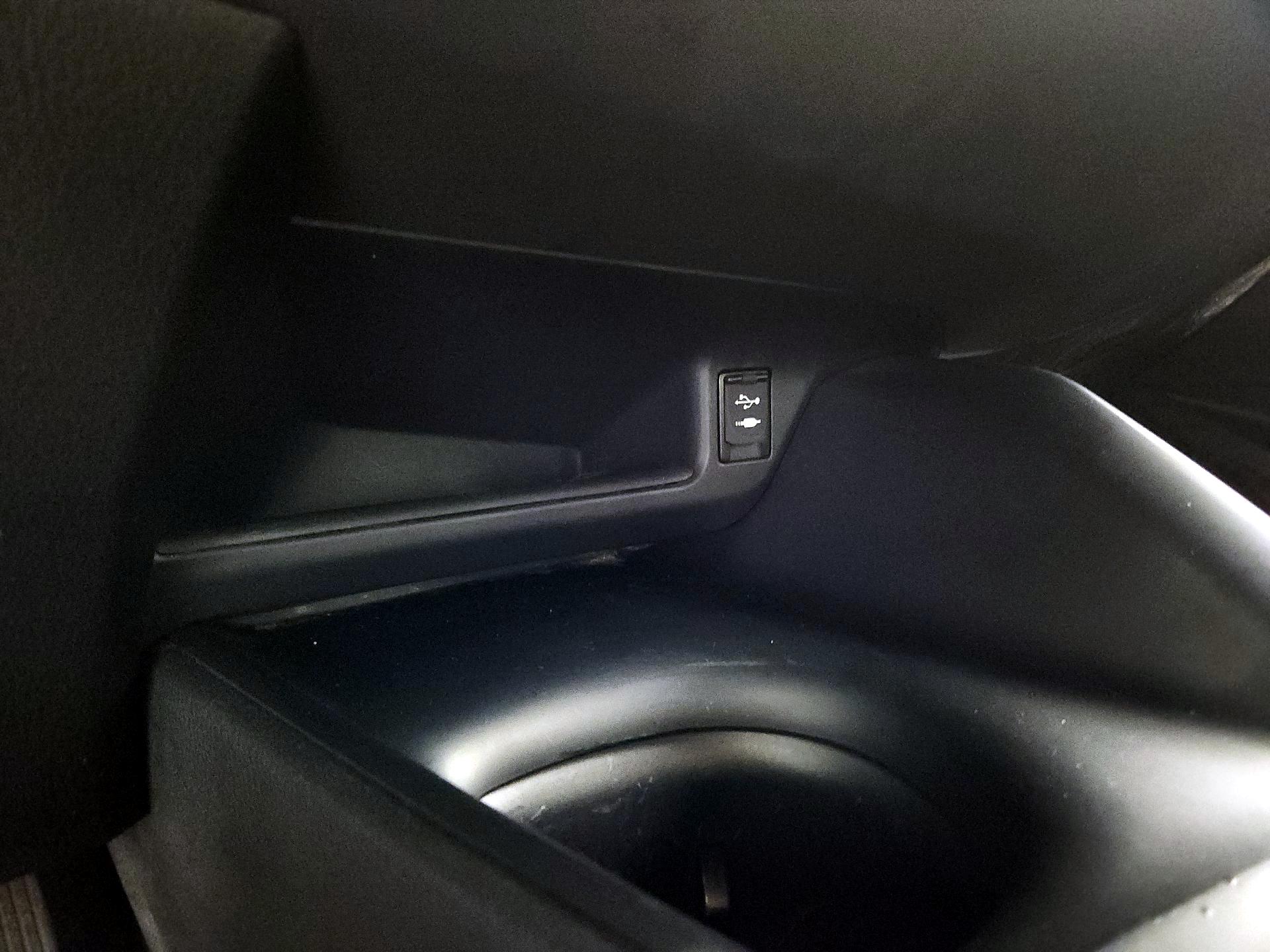 Thumbnail: 2018 Toyota C-HR - 18