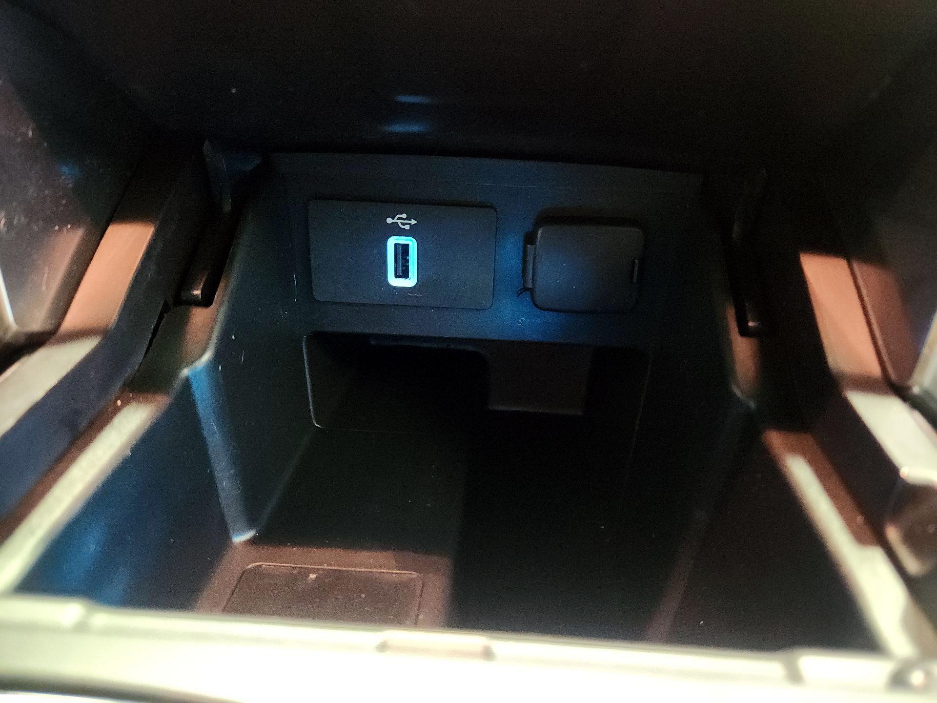 Thumbnail: 2017 Ford Explorer - 19