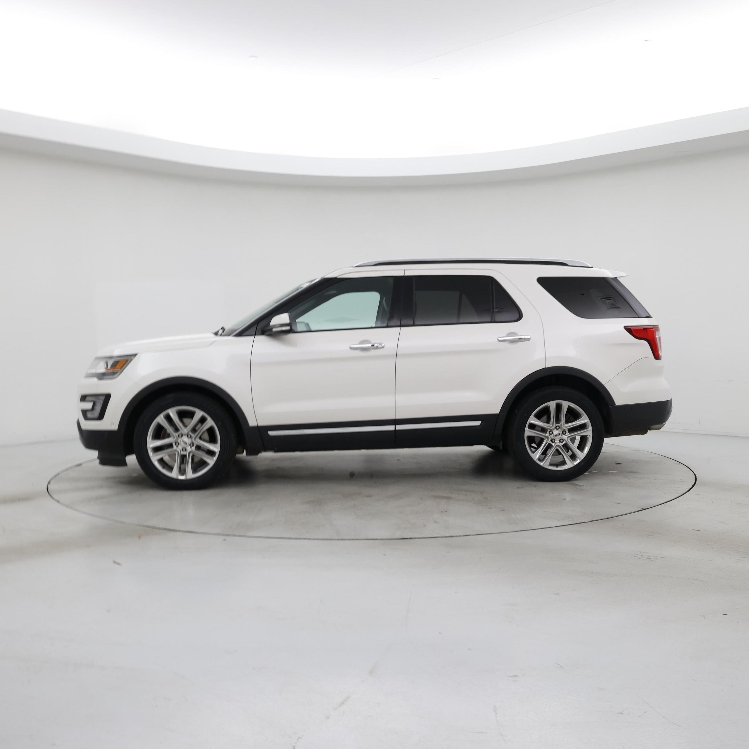 Thumbnail: 2017 Ford Explorer - 3