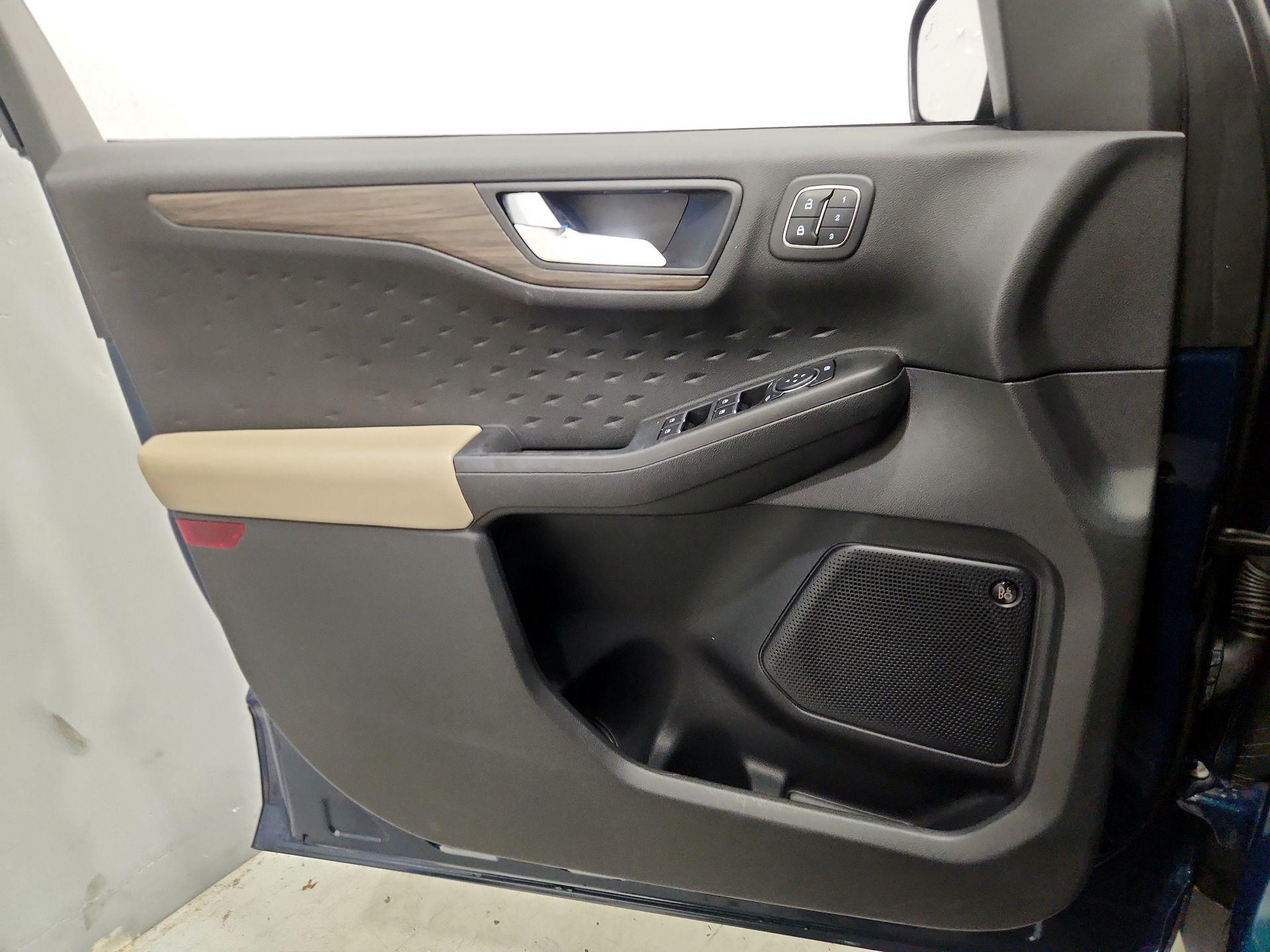 Thumbnail: 2020 Ford Escape - 12