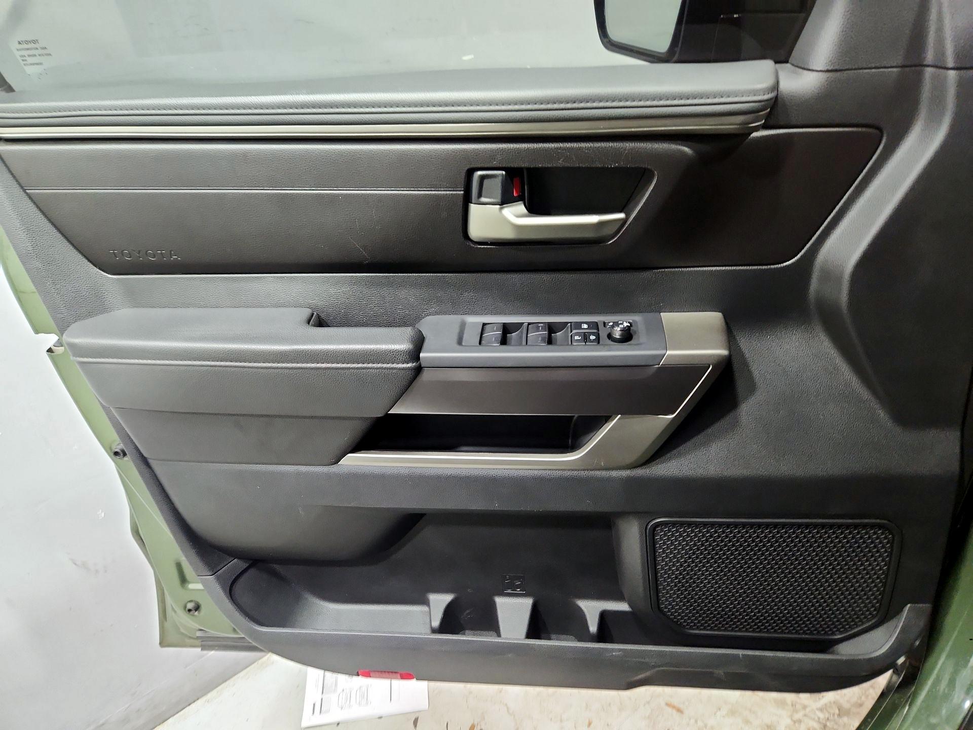 Thumbnail: 2022 Toyota Tundra - 12