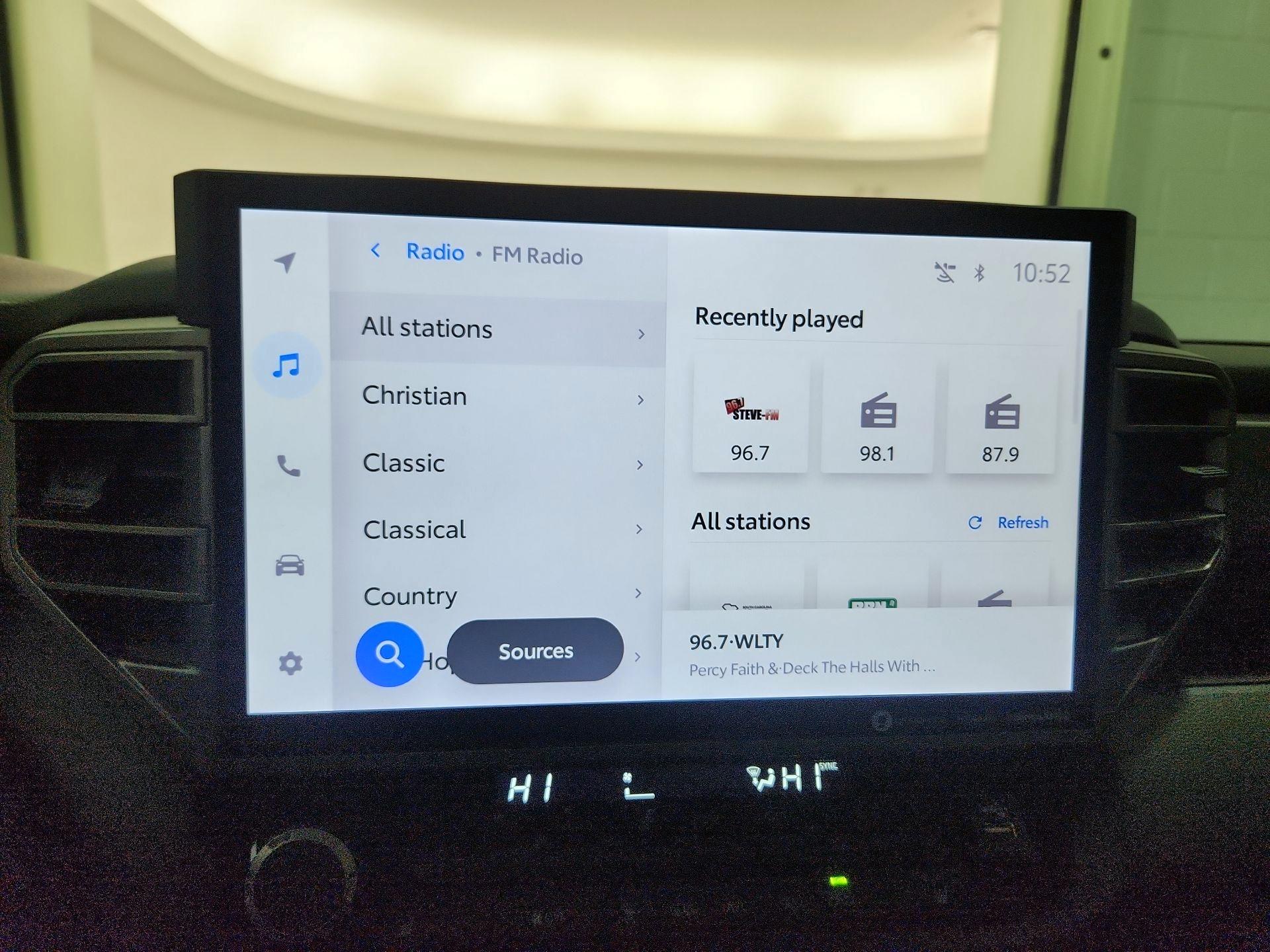 Thumbnail: 2022 Toyota Tundra - 15