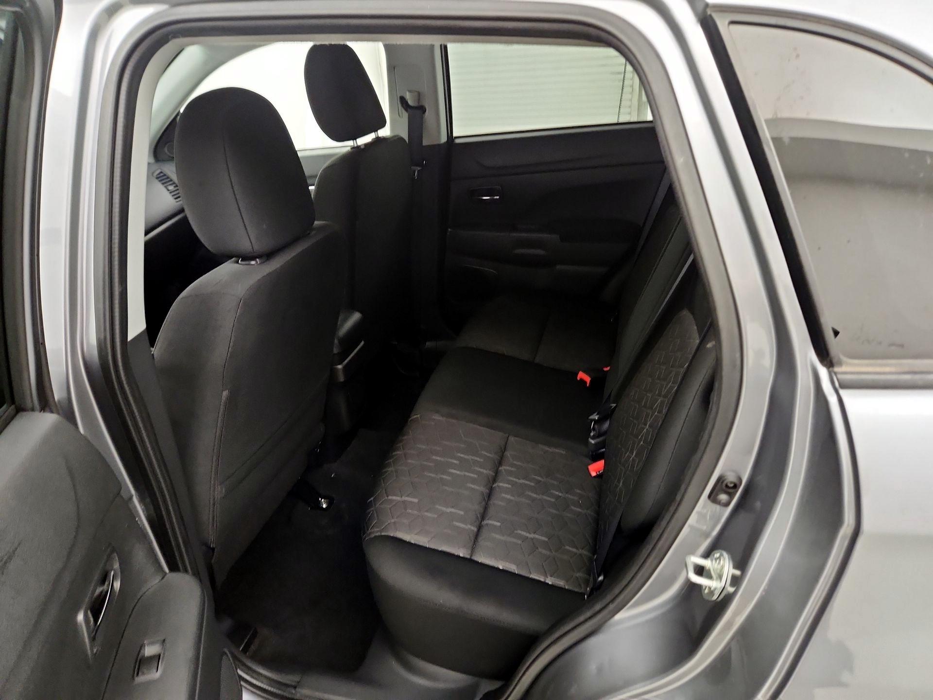 Thumbnail: 2024 Mitsubishi Outlander Sport - 15