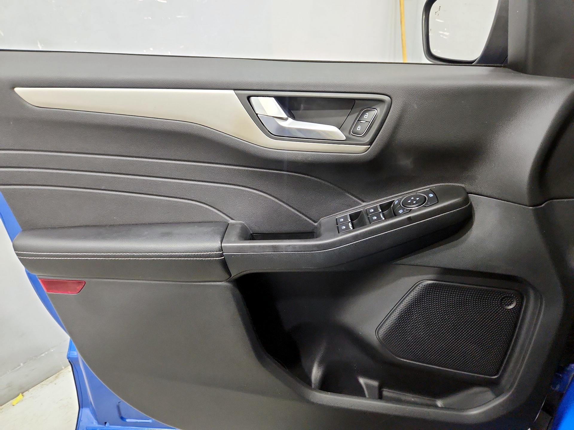 Thumbnail: 2021 Ford Escape - 12