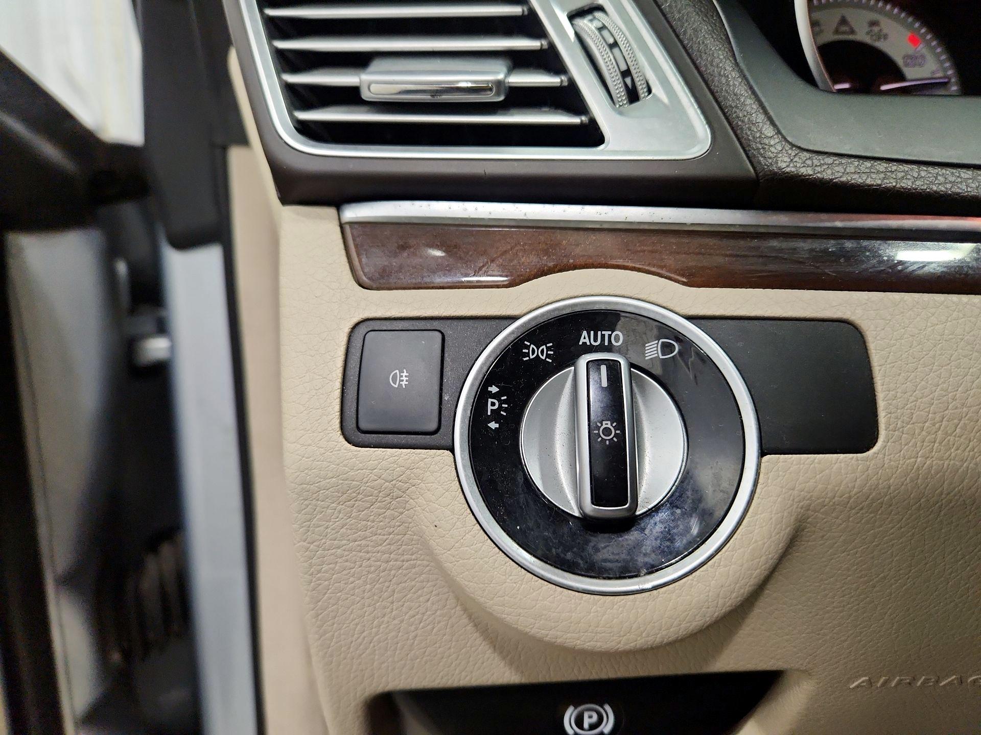 Thumbnail: 2016 Mercedes-Benz E-Class - 13