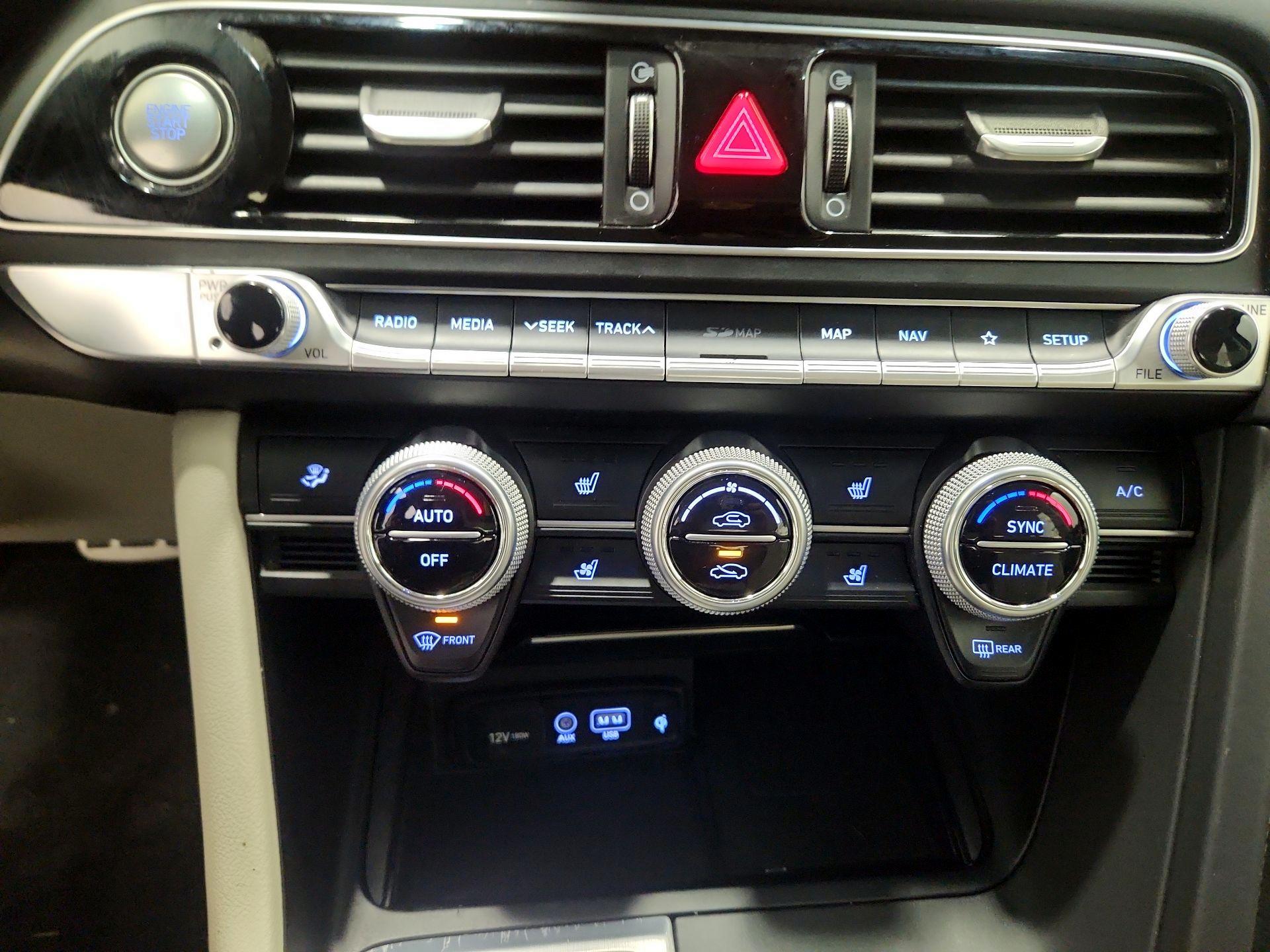 Thumbnail: 2019 Genesis G70 - 16