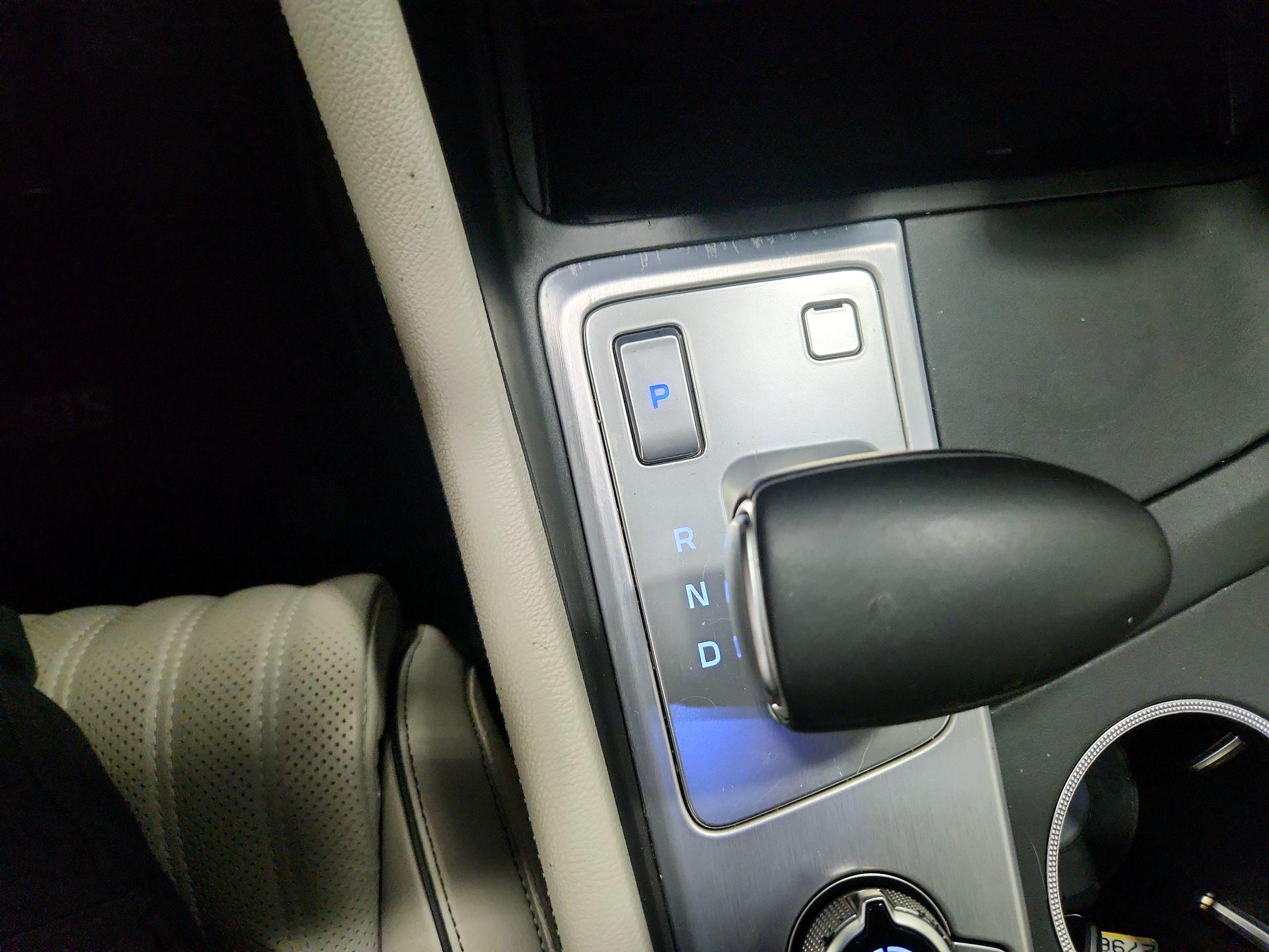 Thumbnail: 2019 Genesis G70 - 17