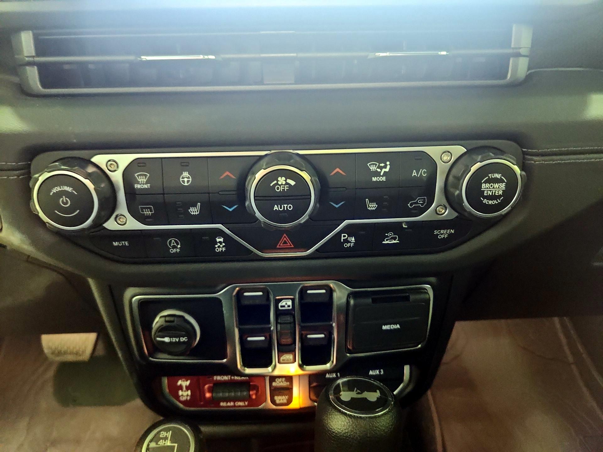 Thumbnail: 2024 Jeep Wrangler - 16