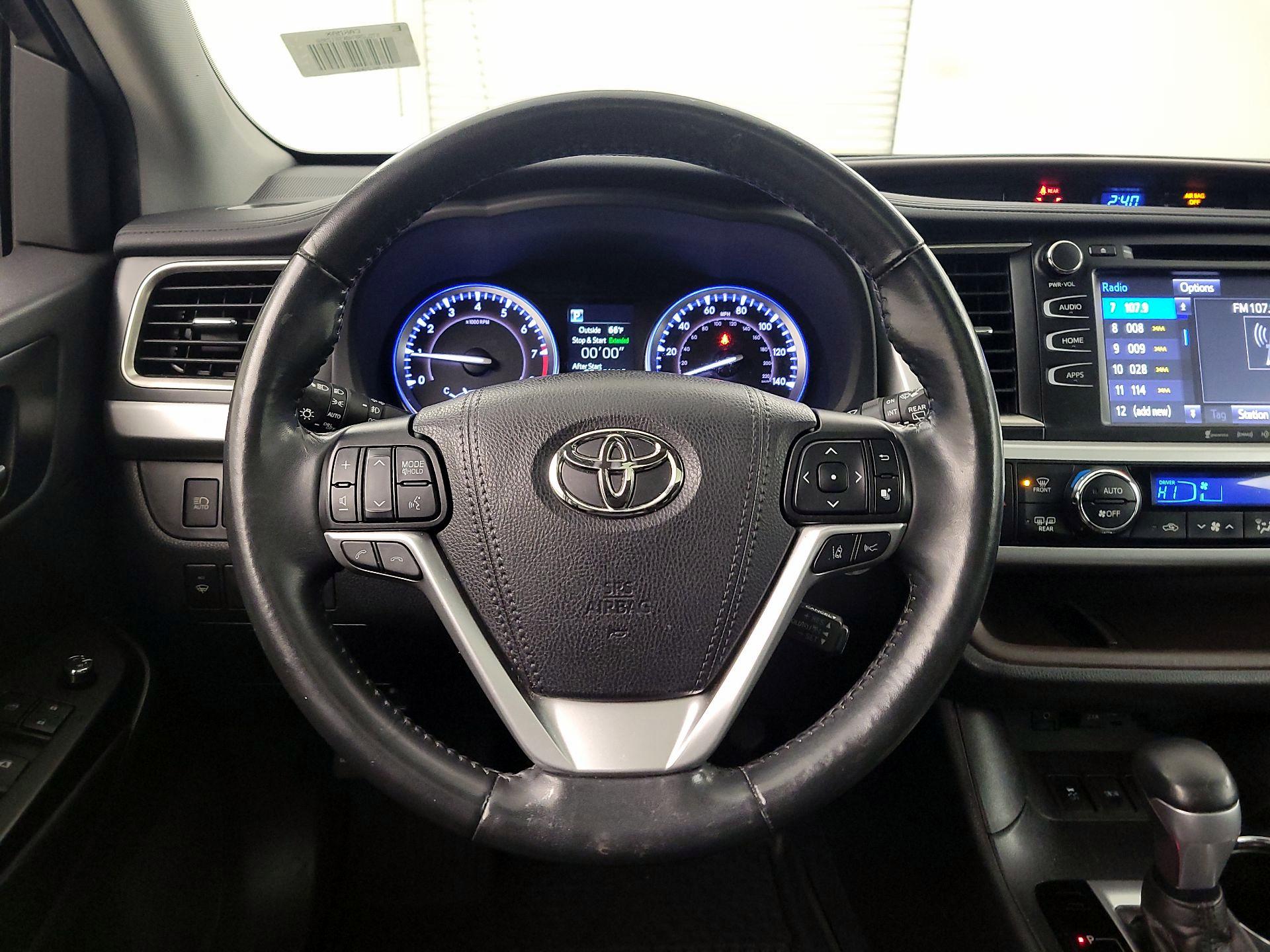 Thumbnail: 2019 Toyota Highlander - 10