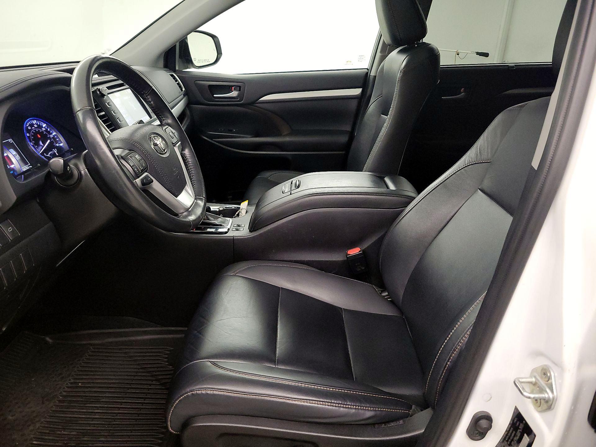 Thumbnail: 2019 Toyota Highlander - 11