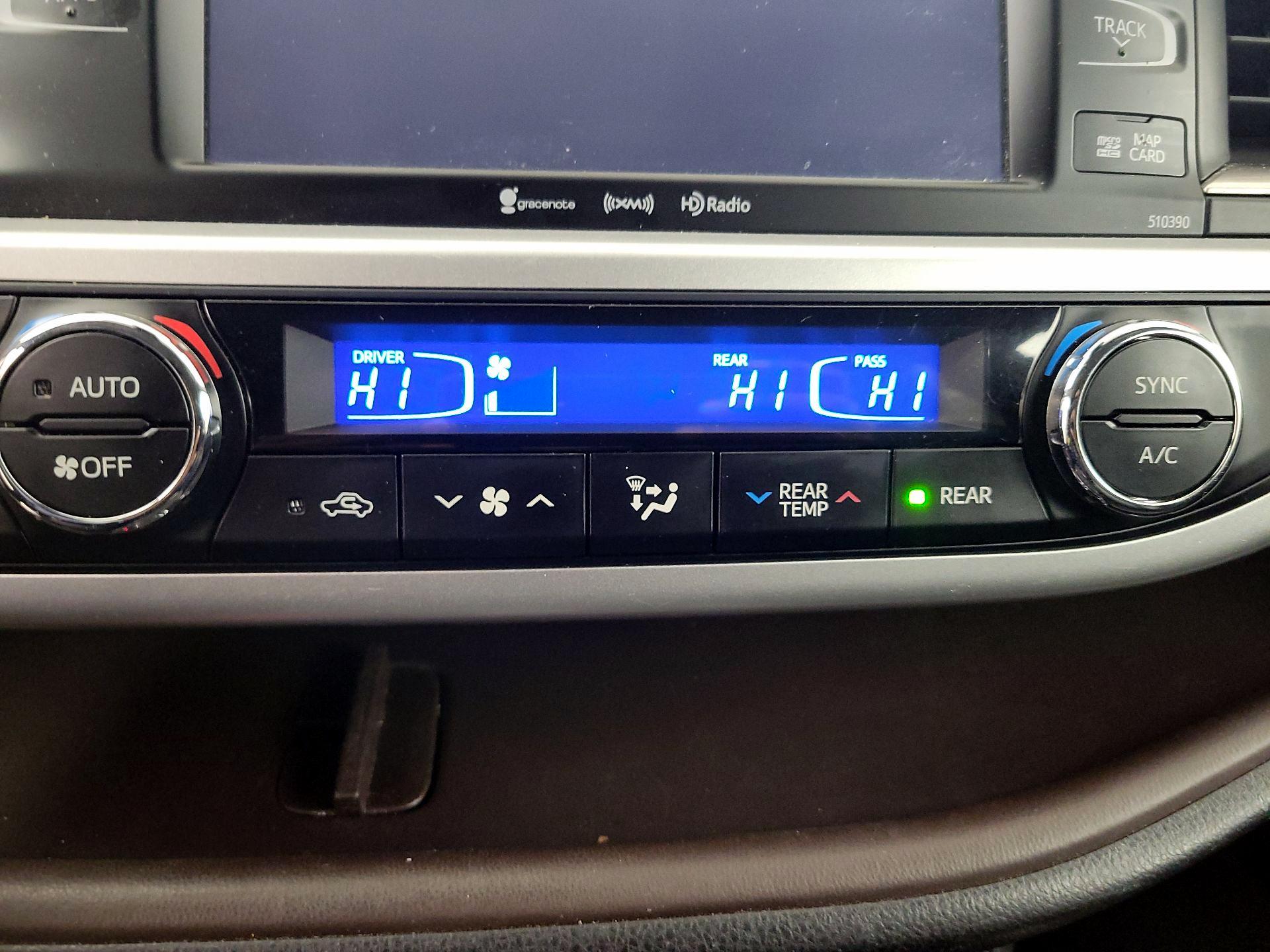 Thumbnail: 2019 Toyota Highlander - 16