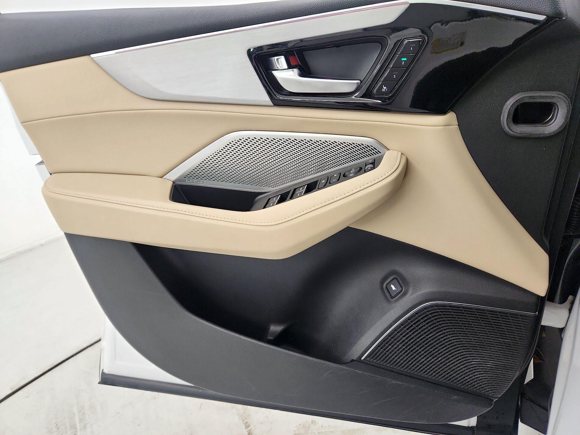 Thumbnail: 2023 Acura MDX - 12