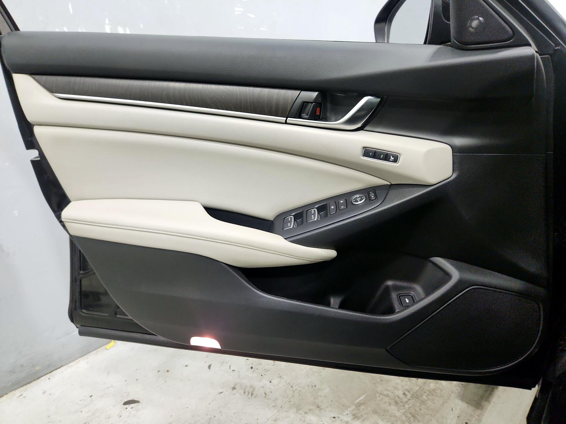 Thumbnail: 2018 Honda Accord - 12