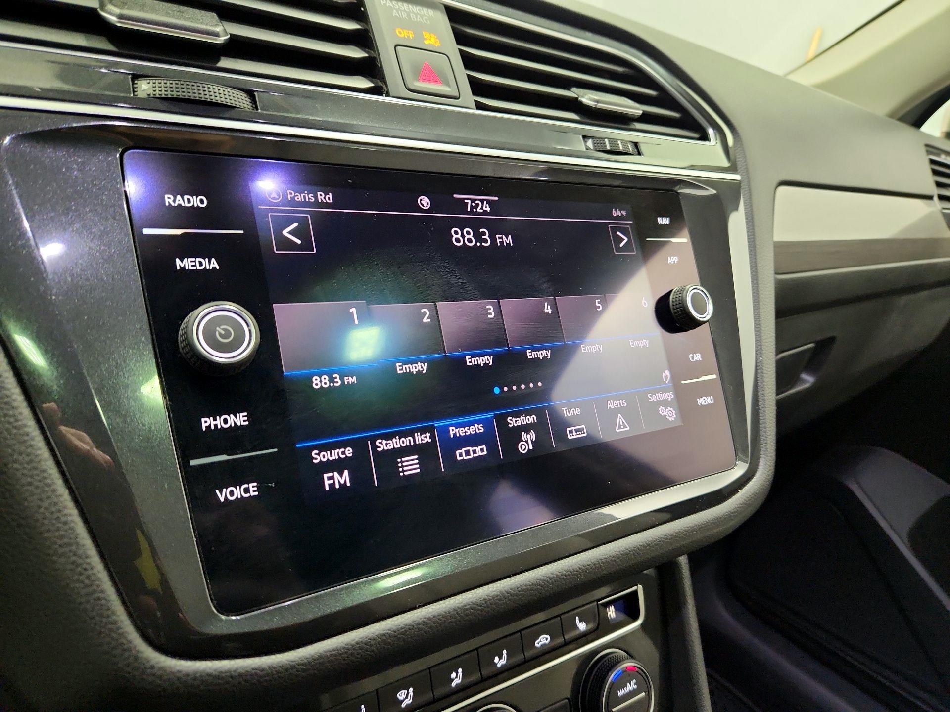 Thumbnail: 2021 Volkswagen Tiguan - 15