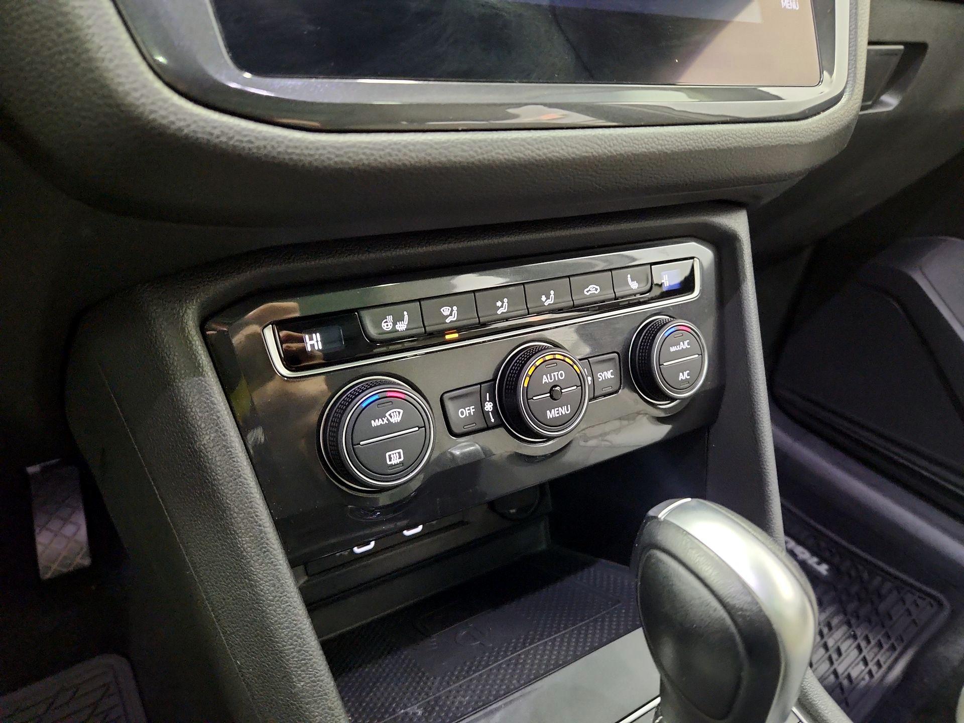 Thumbnail: 2021 Volkswagen Tiguan - 16