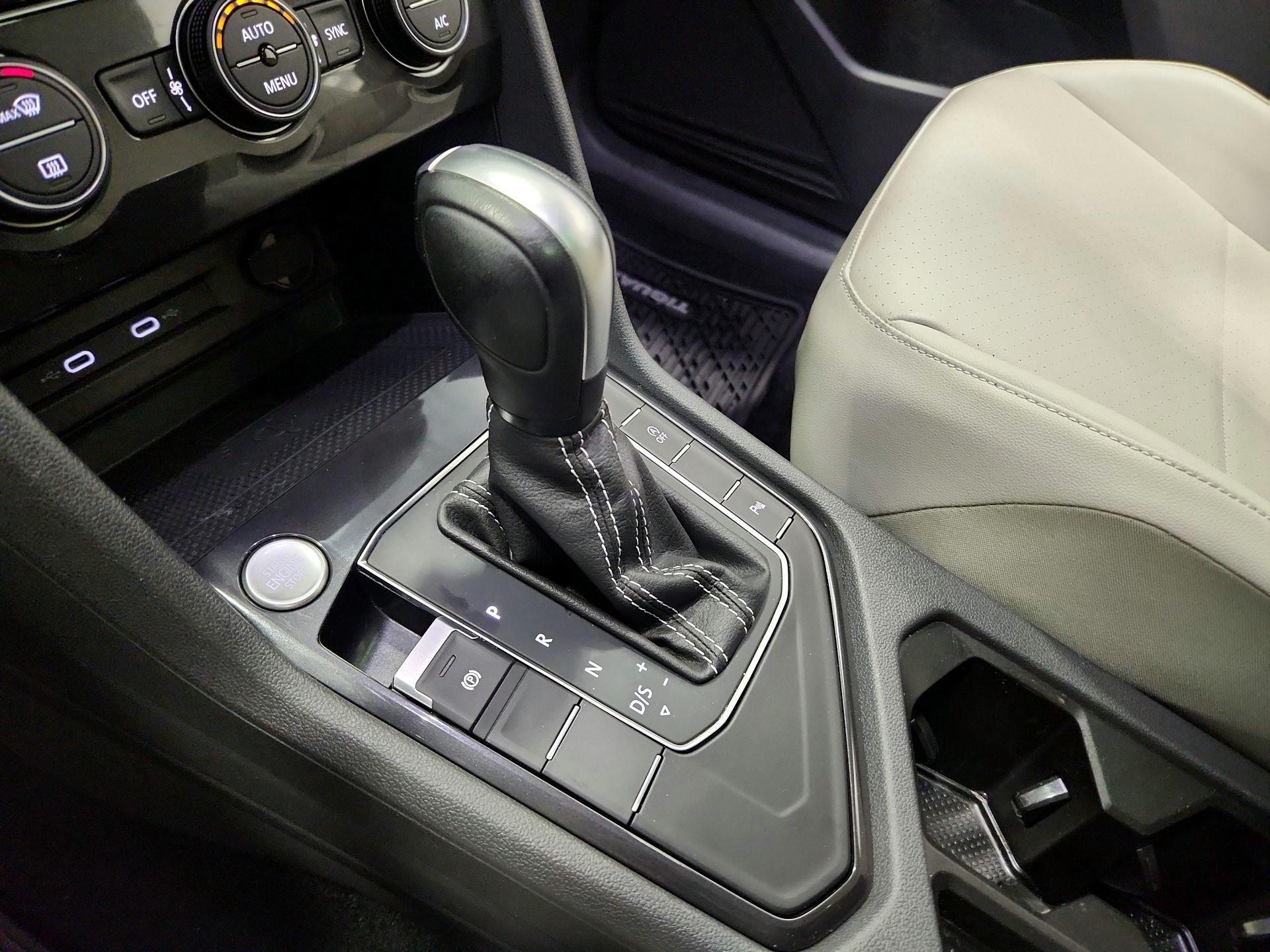 Thumbnail: 2021 Volkswagen Tiguan - 17