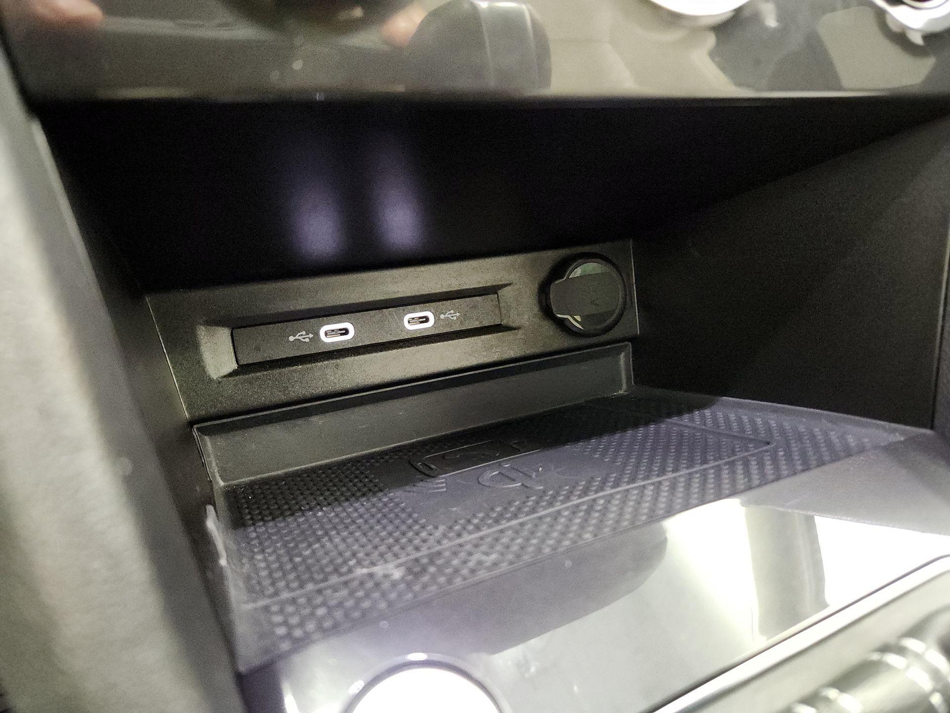 Thumbnail: 2021 Volkswagen Tiguan - 18