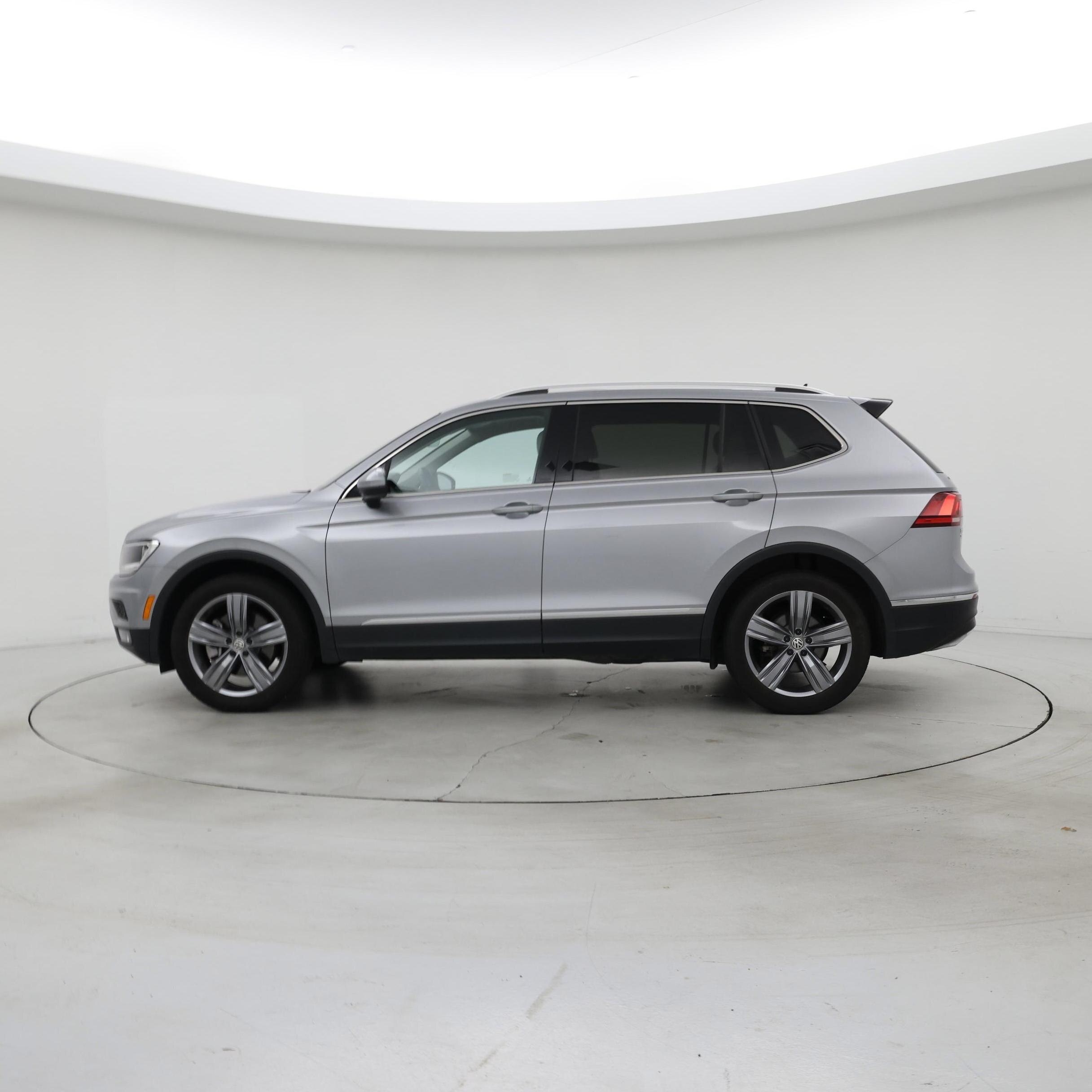 Thumbnail: 2021 Volkswagen Tiguan - 3