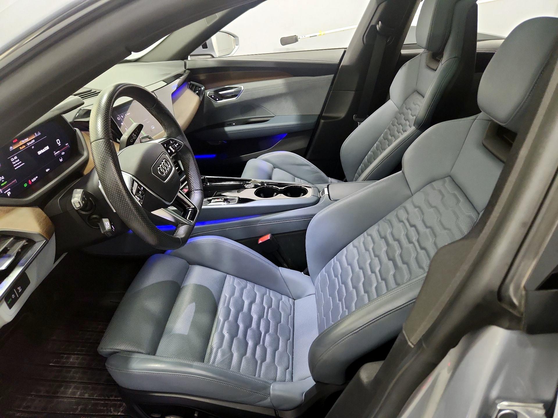 Thumbnail: 2022 Audi e-tron GT - 11