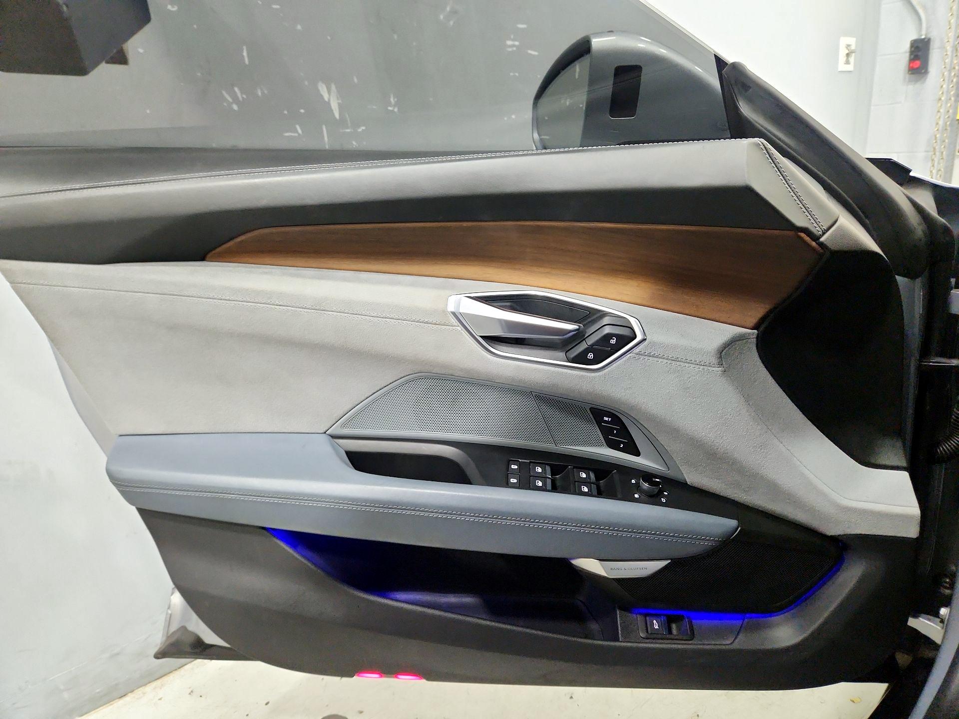 Thumbnail: 2022 Audi e-tron GT - 12