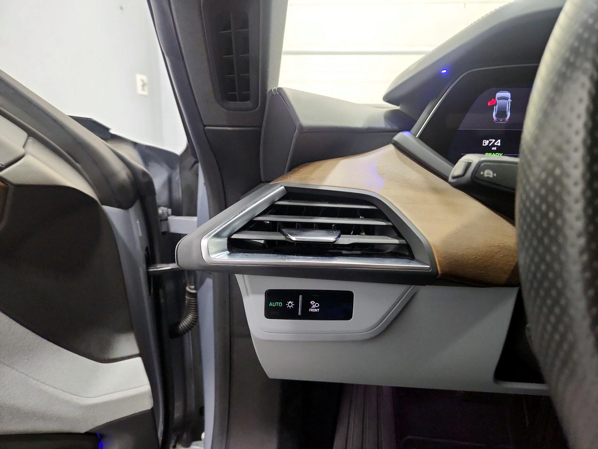 Thumbnail: 2022 Audi e-tron GT - 13