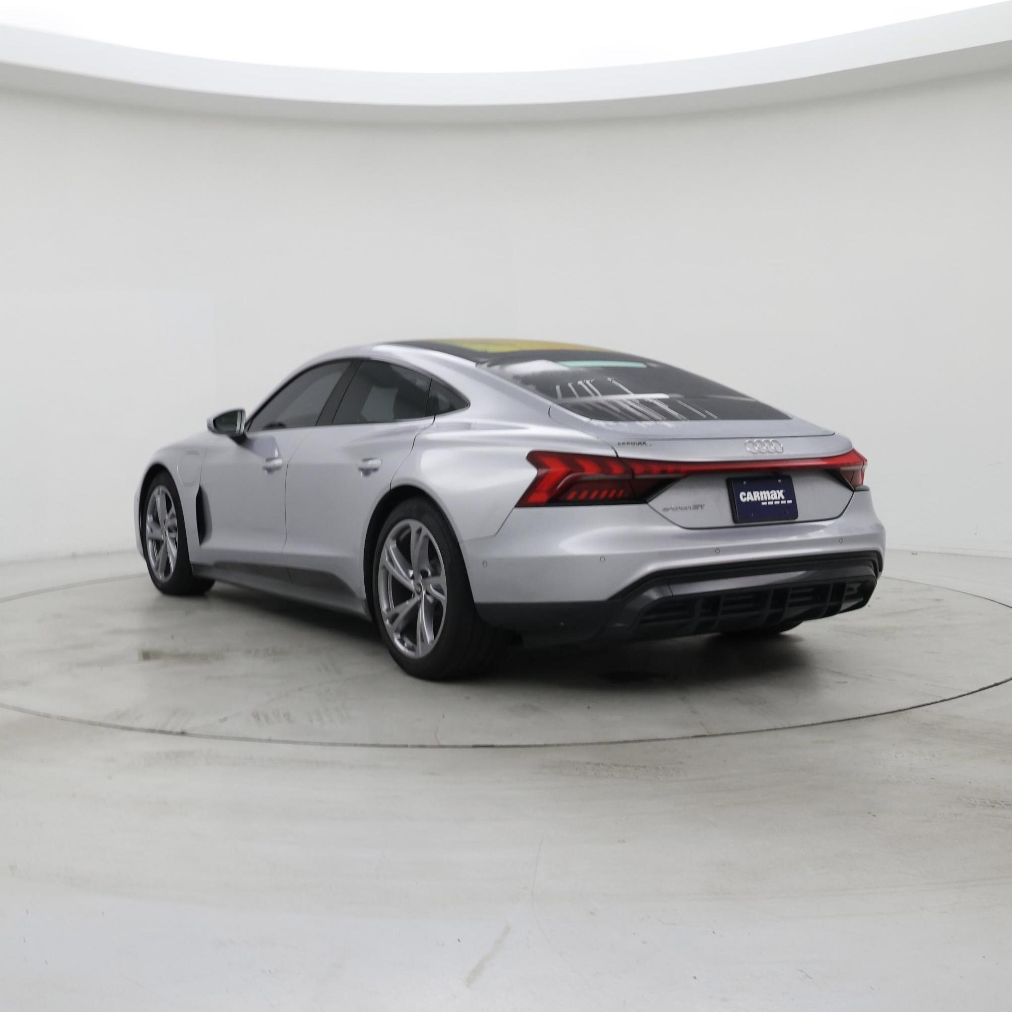 Thumbnail: 2022 Audi e-tron GT - 2