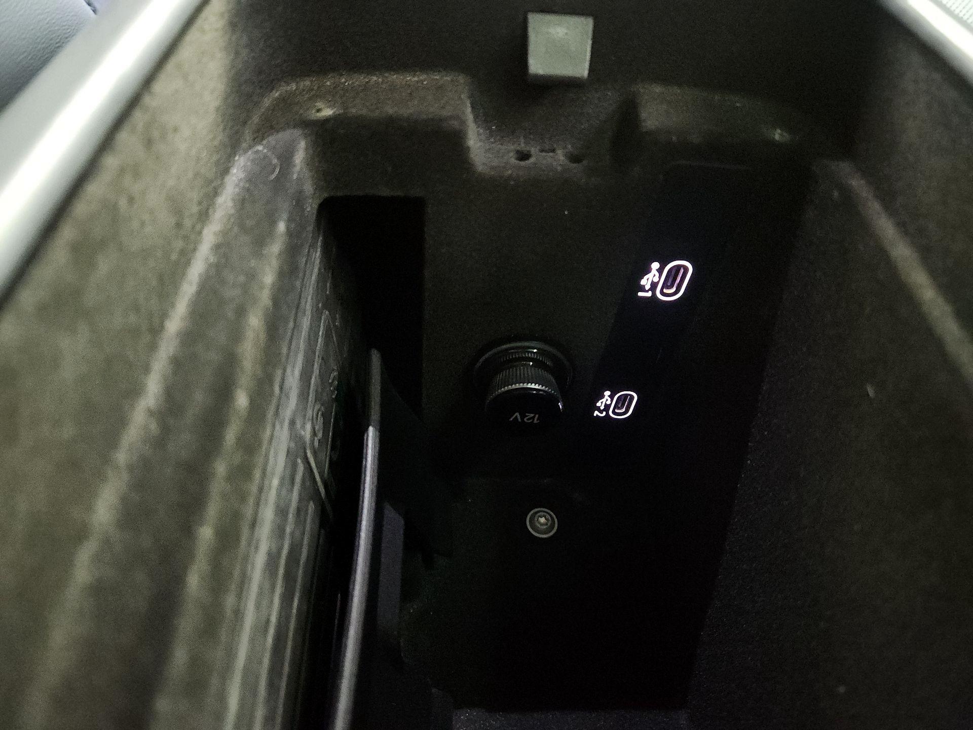 Thumbnail: 2022 Audi e-tron GT - 19