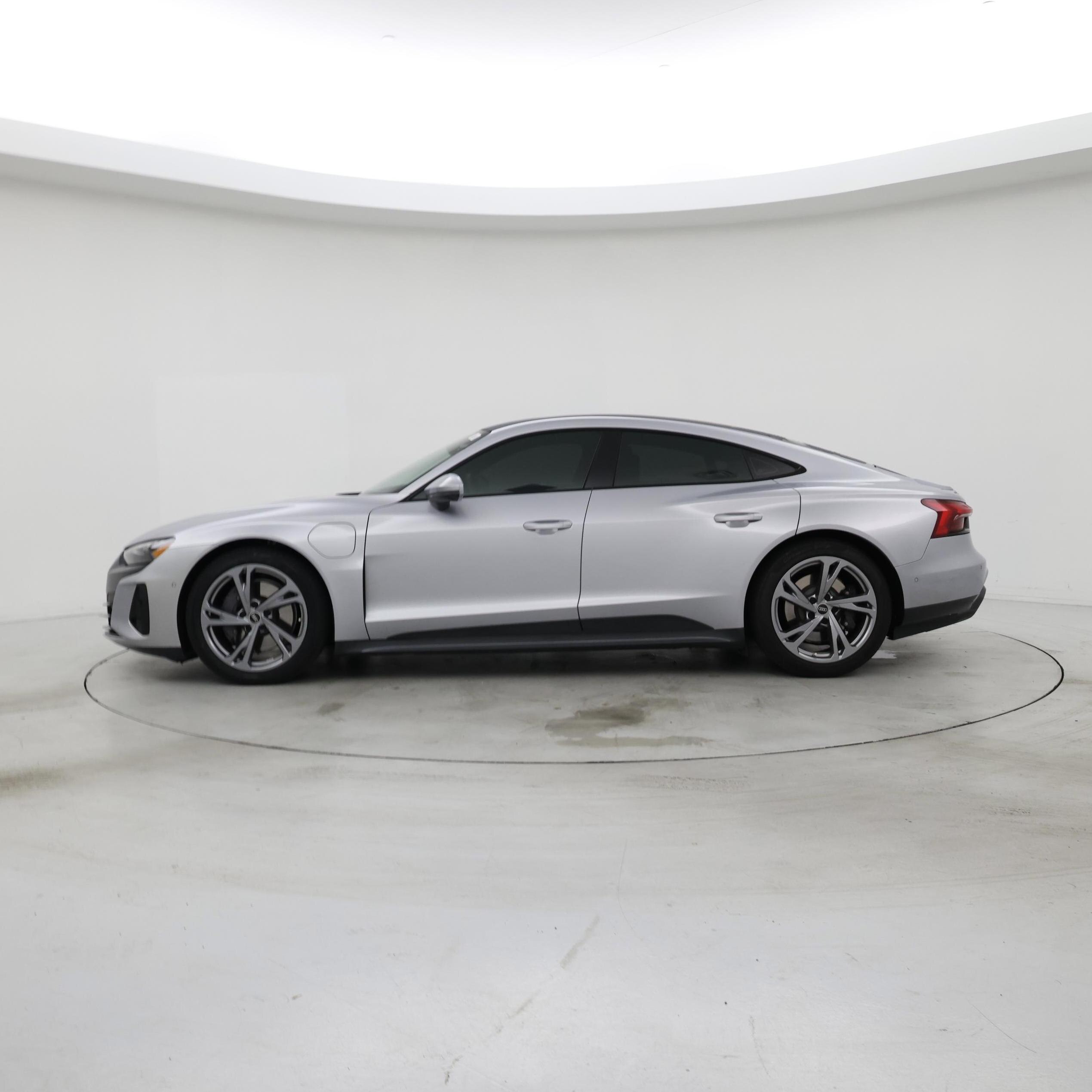 Thumbnail: 2022 Audi e-tron GT - 3