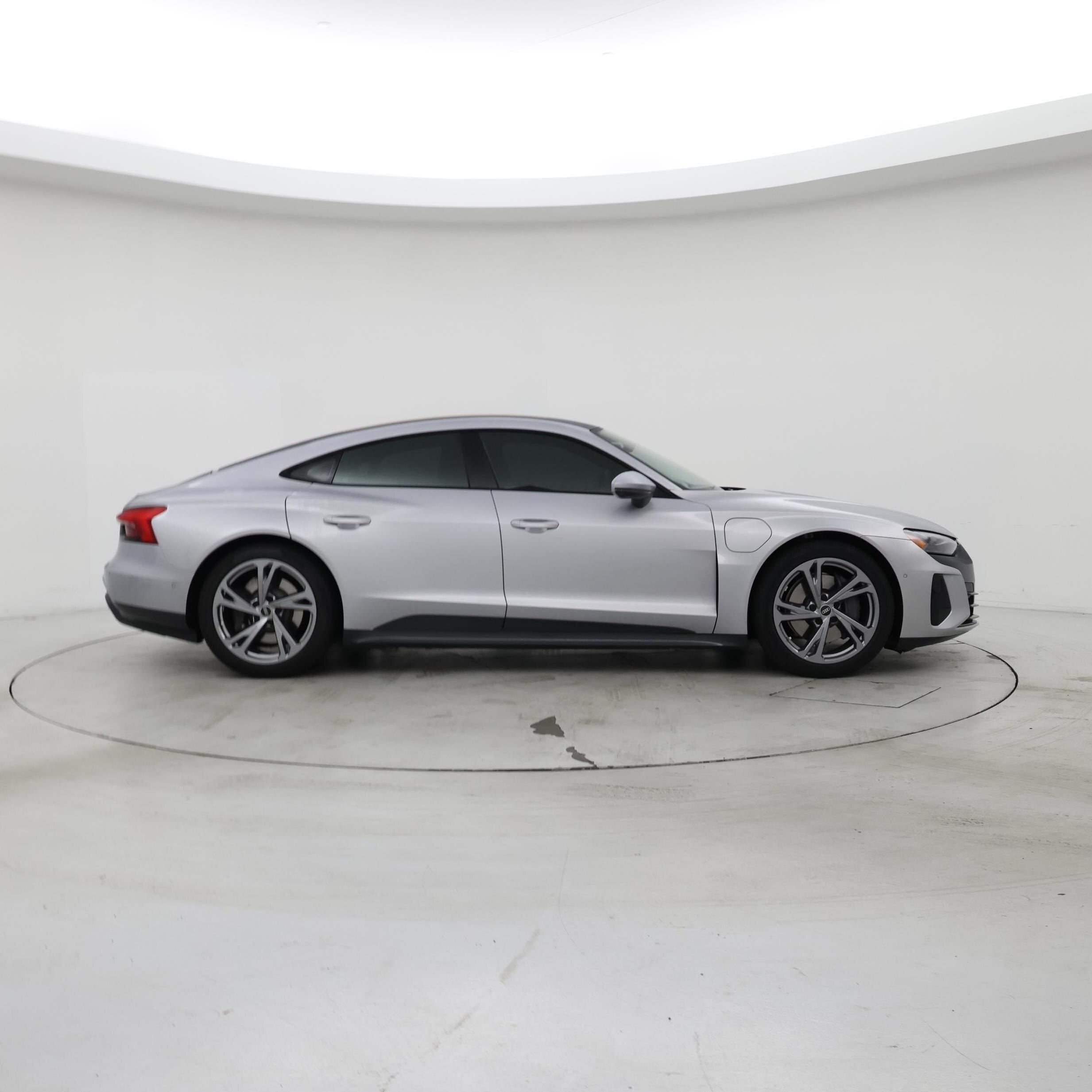 Thumbnail: 2022 Audi e-tron GT - 7