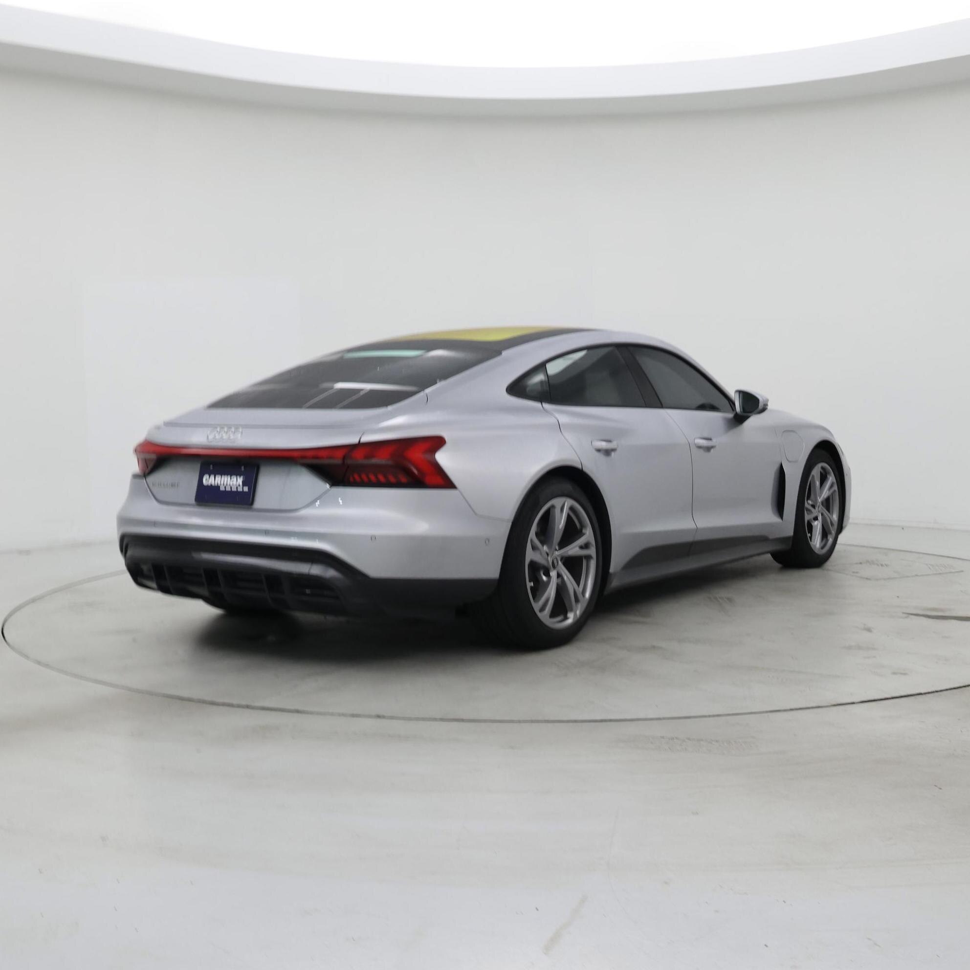 Thumbnail: 2022 Audi e-tron GT - 8