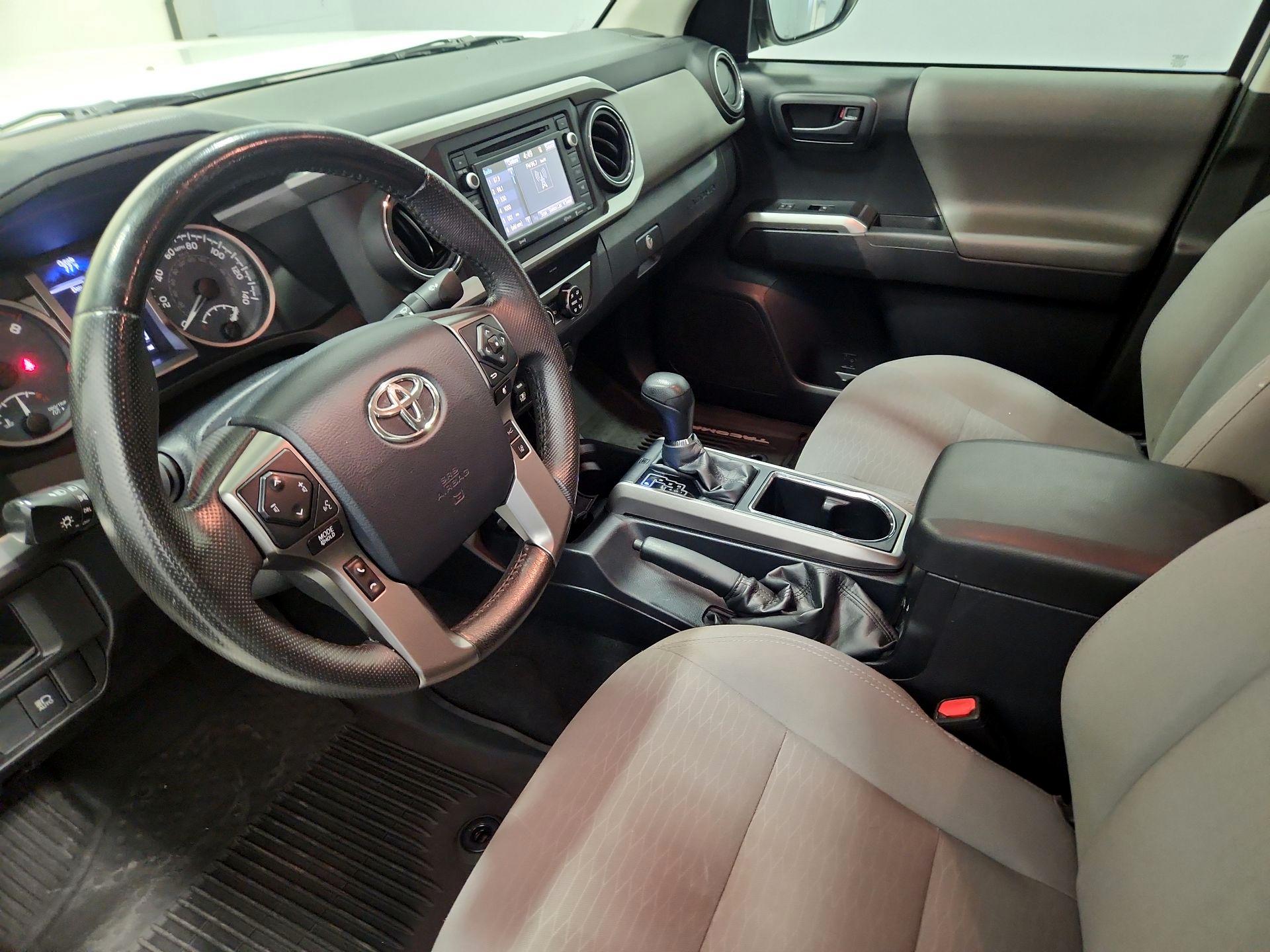 Thumbnail: 2019 Toyota Tacoma - 11