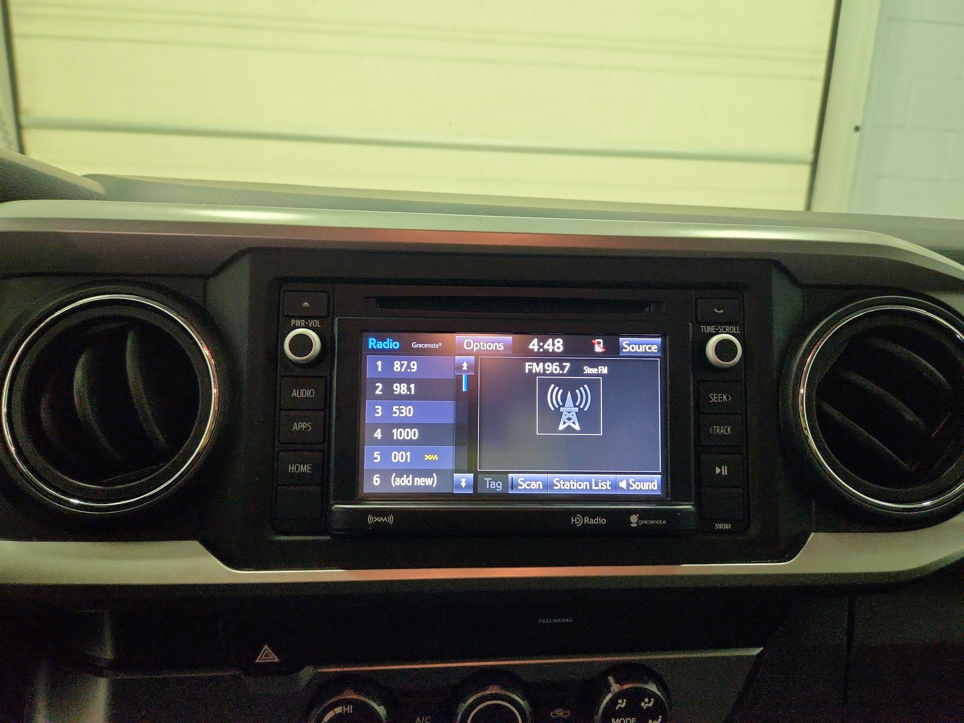 Thumbnail: 2019 Toyota Tacoma - 15