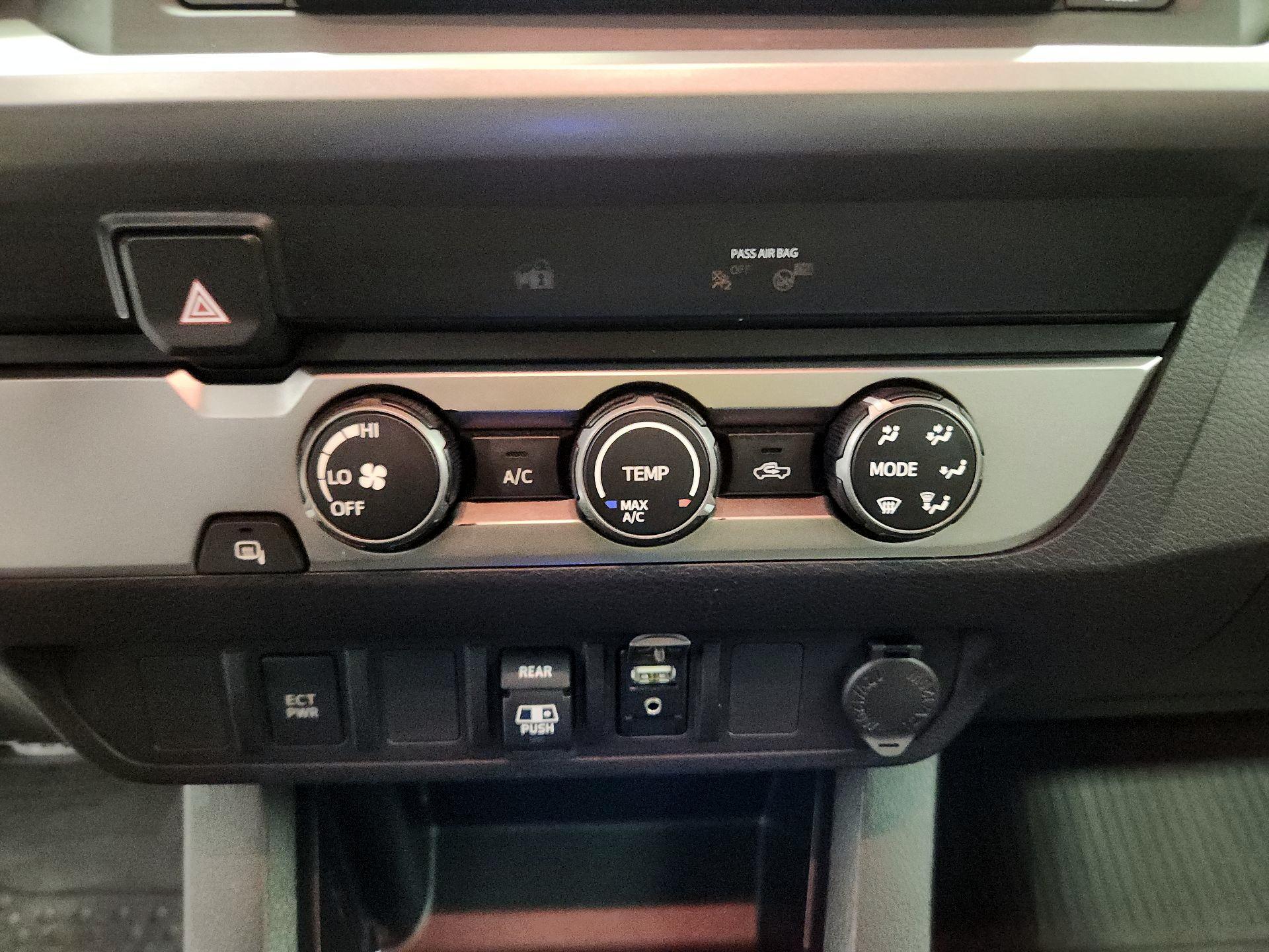 Thumbnail: 2019 Toyota Tacoma - 16