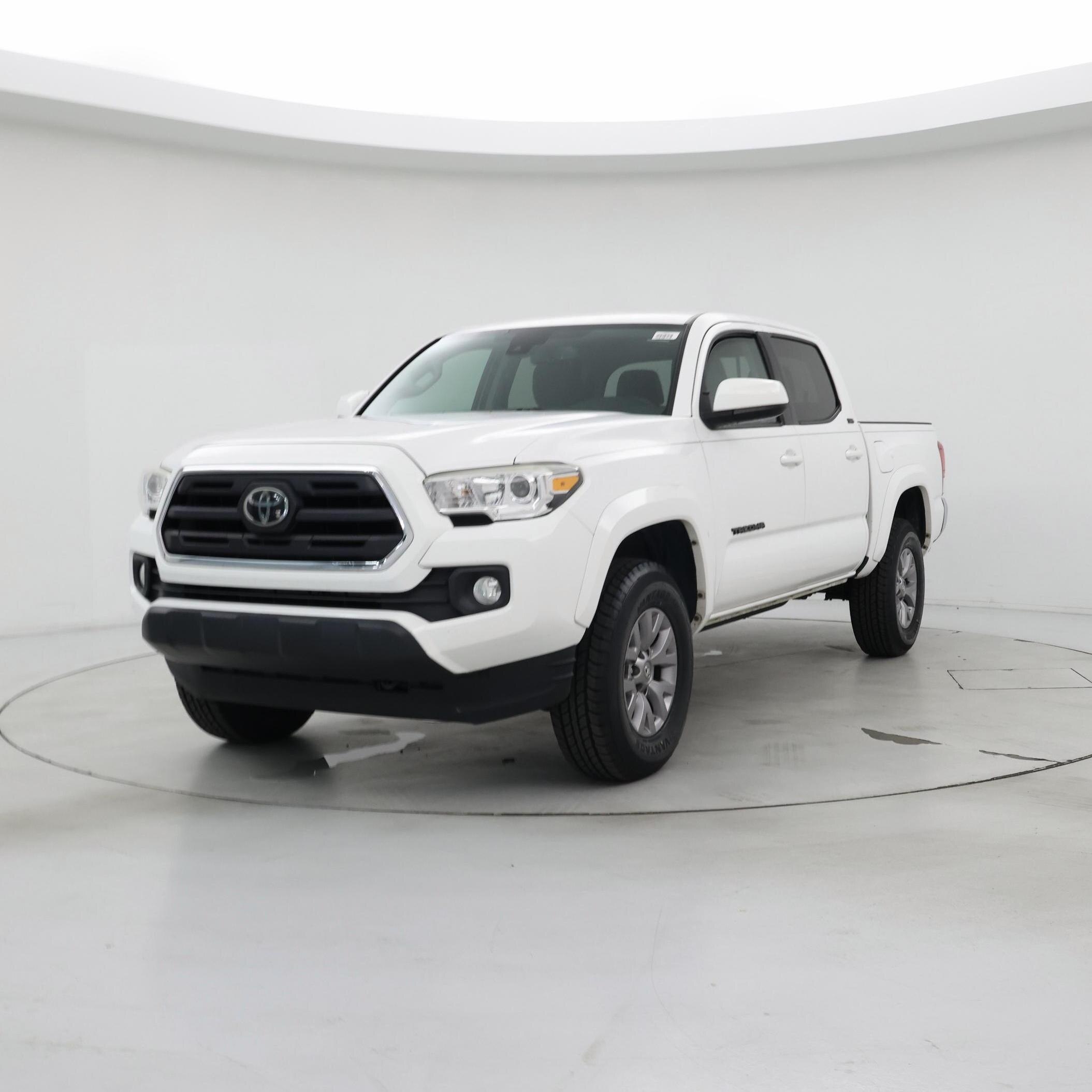 Thumbnail: 2019 Toyota Tacoma - 4