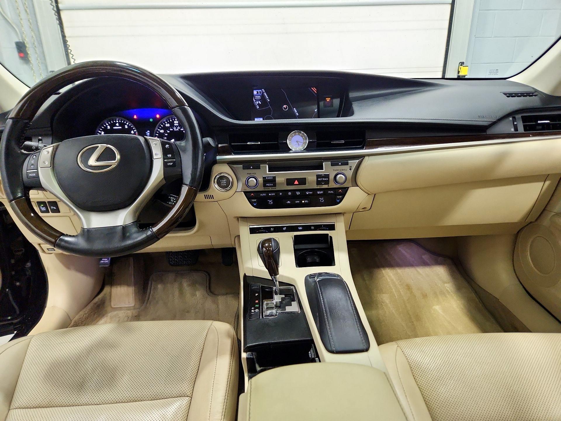 Thumbnail: 2014 Lexus ES - 9