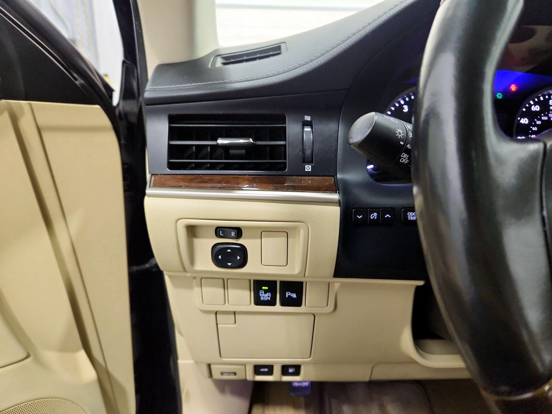 Thumbnail: 2014 Lexus ES - 13