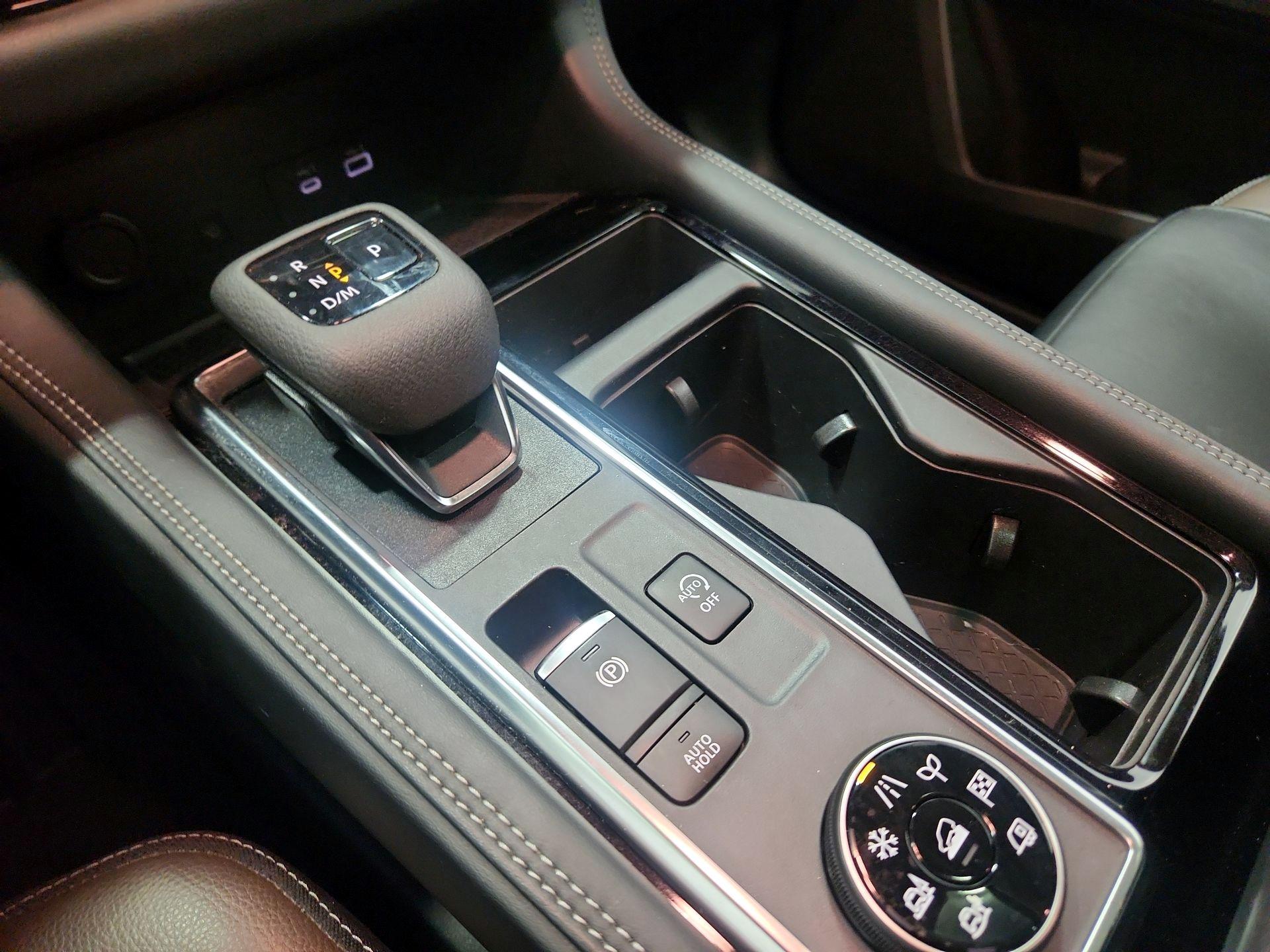 Thumbnail: 2023 Nissan Pathfinder - 18