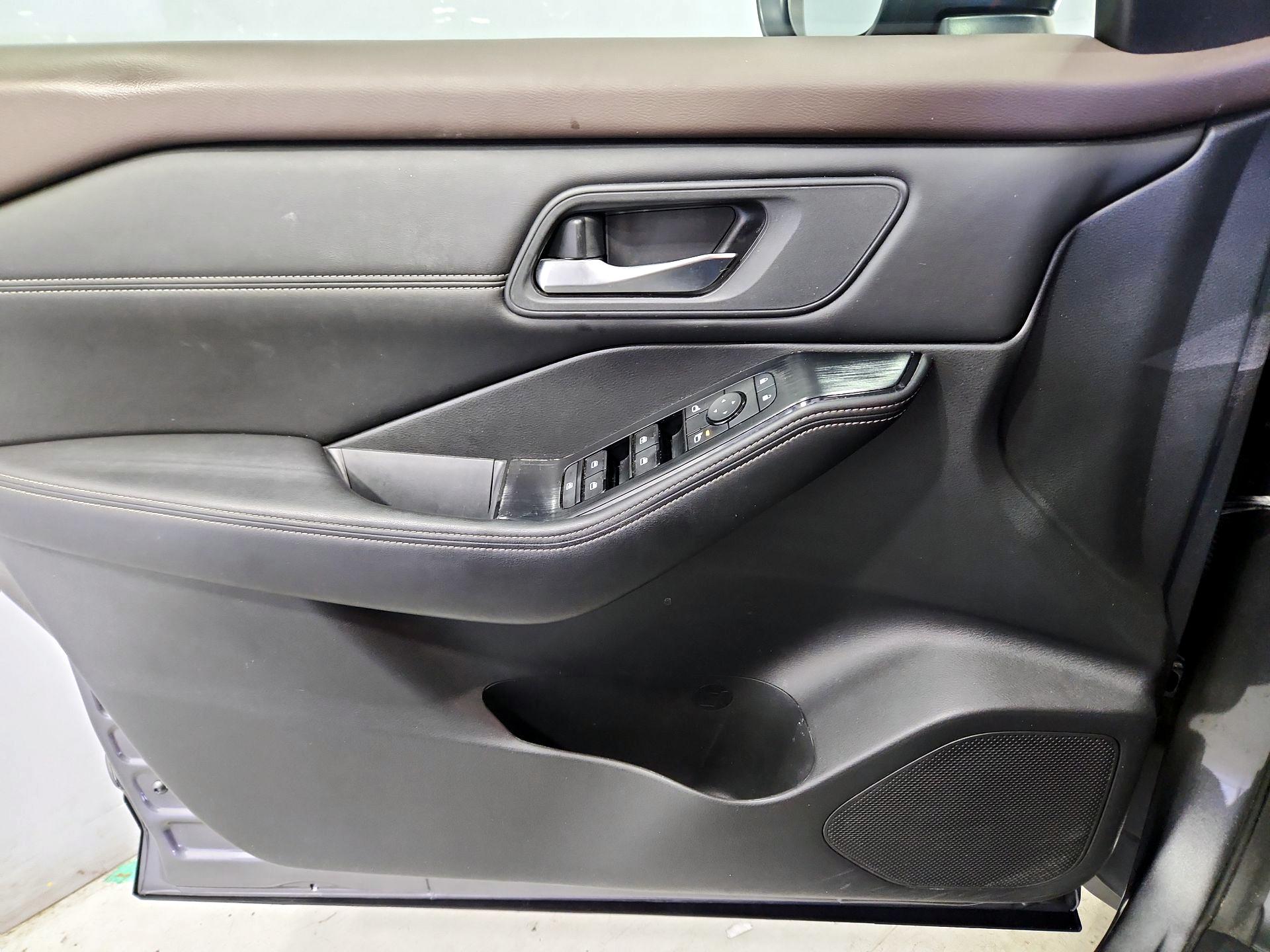 Thumbnail: 2022 Nissan Rogue - 12