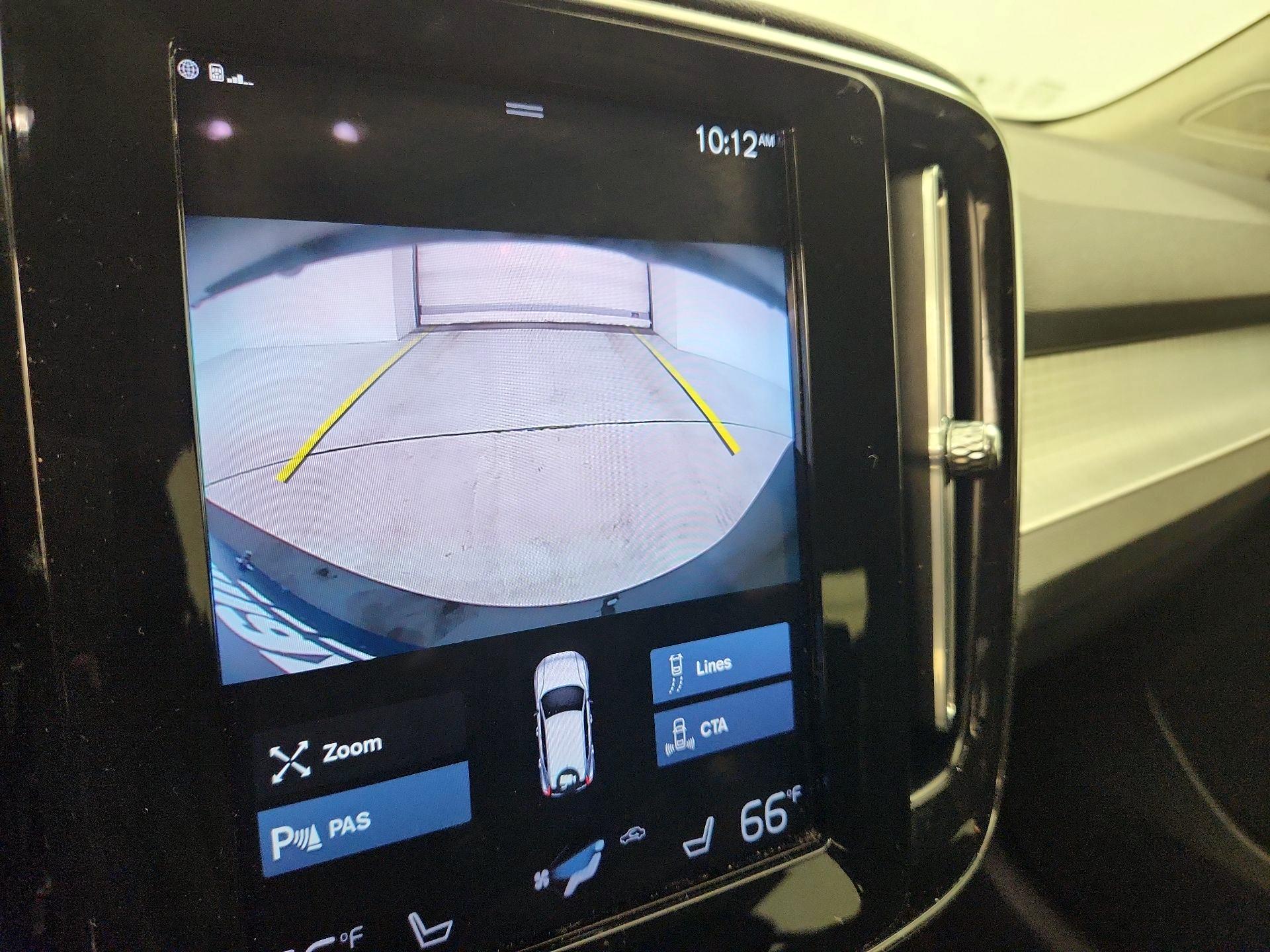 Thumbnail: 2021 Volvo XC40 - 15